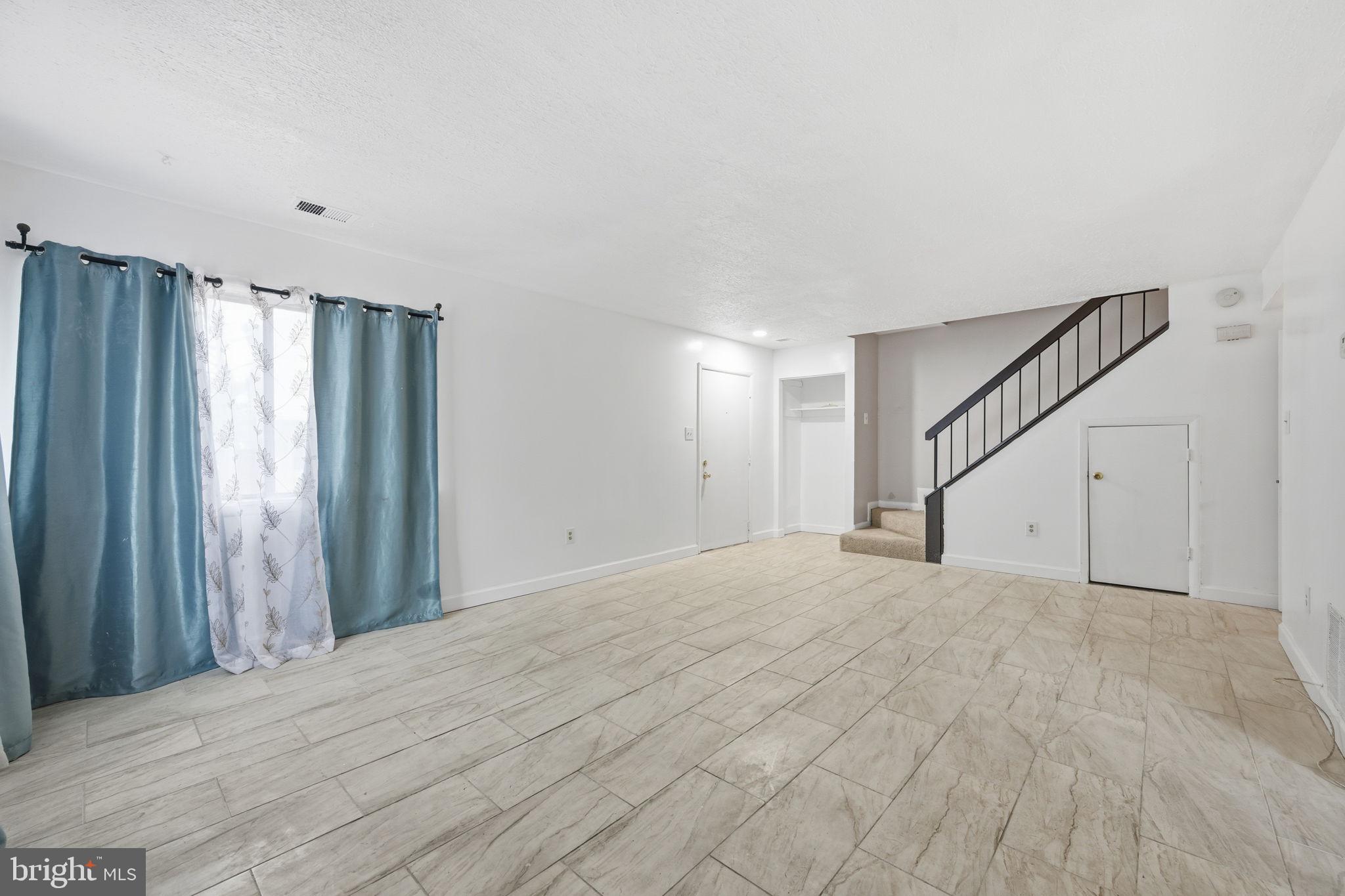 LAUREL - Residential