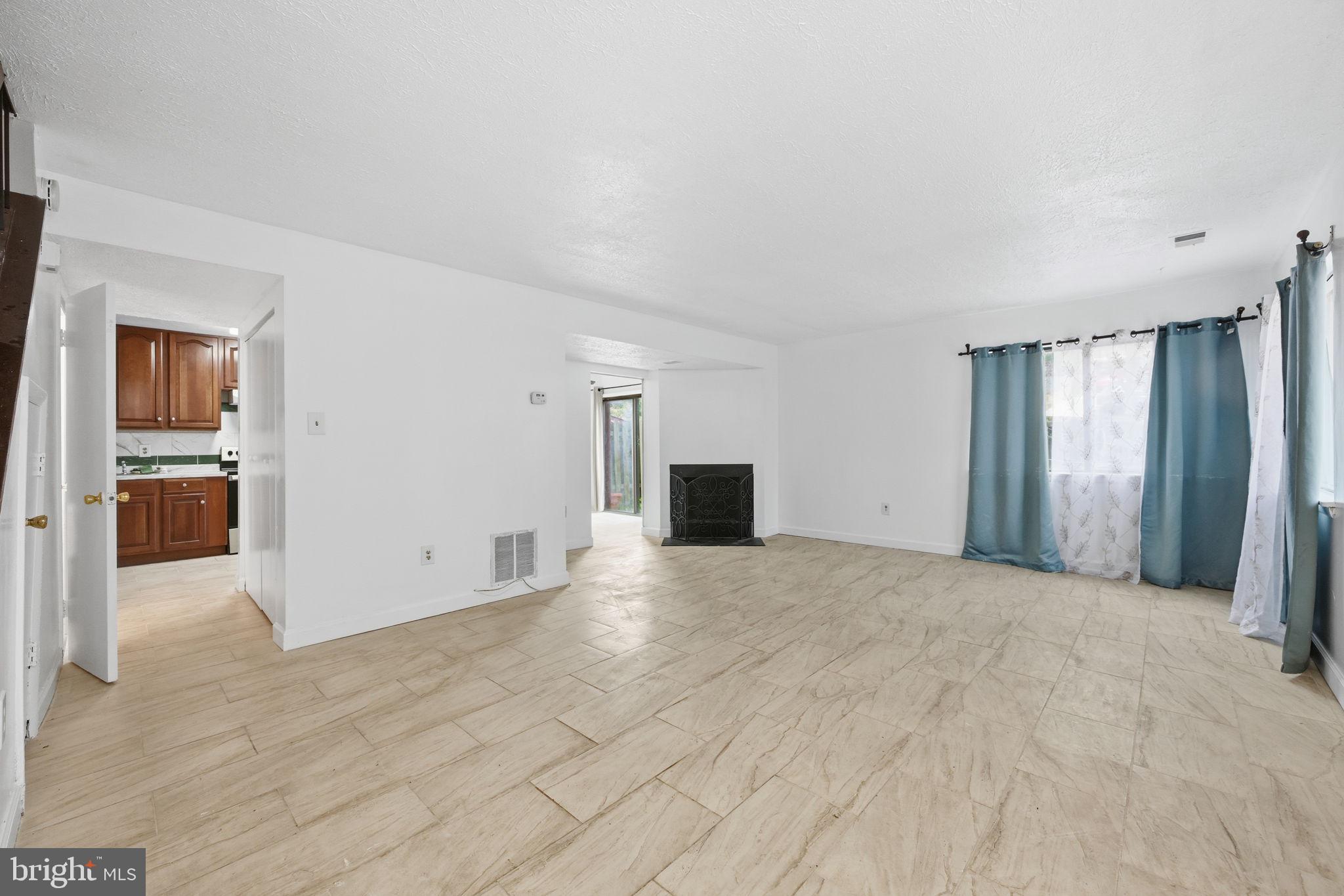 LAUREL - Residential