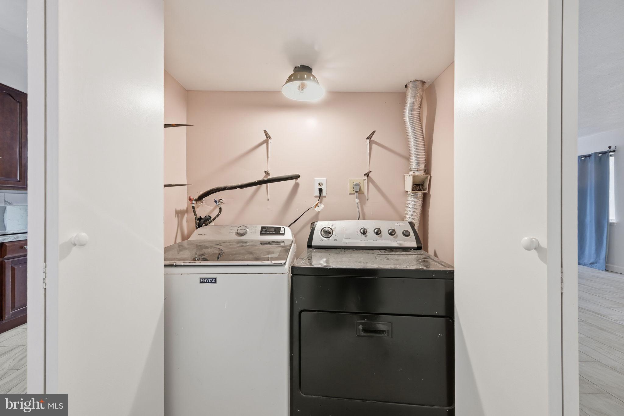 LAUREL - Residential