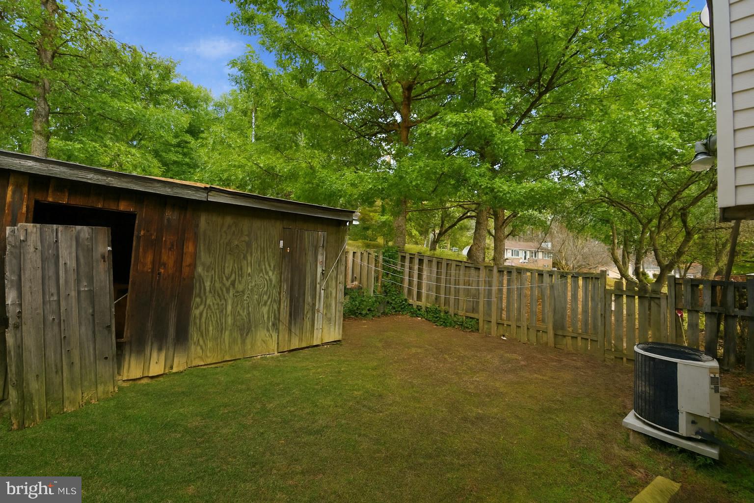 LAUREL - Residential