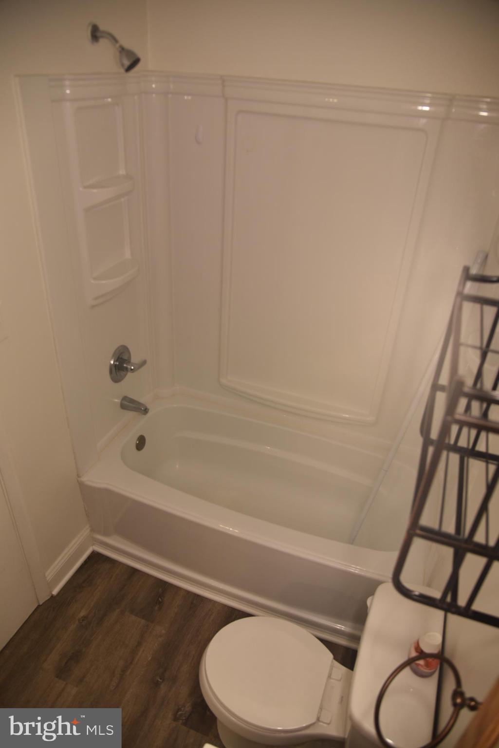 WAKEFIELD - Residential