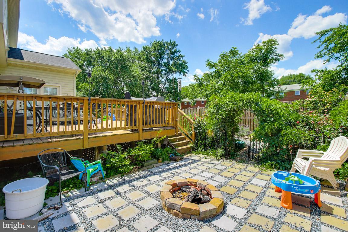NEW TOWN MEADOWS - Residential