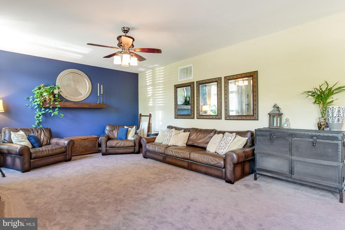 NEW TOWN MEADOWS - Residential