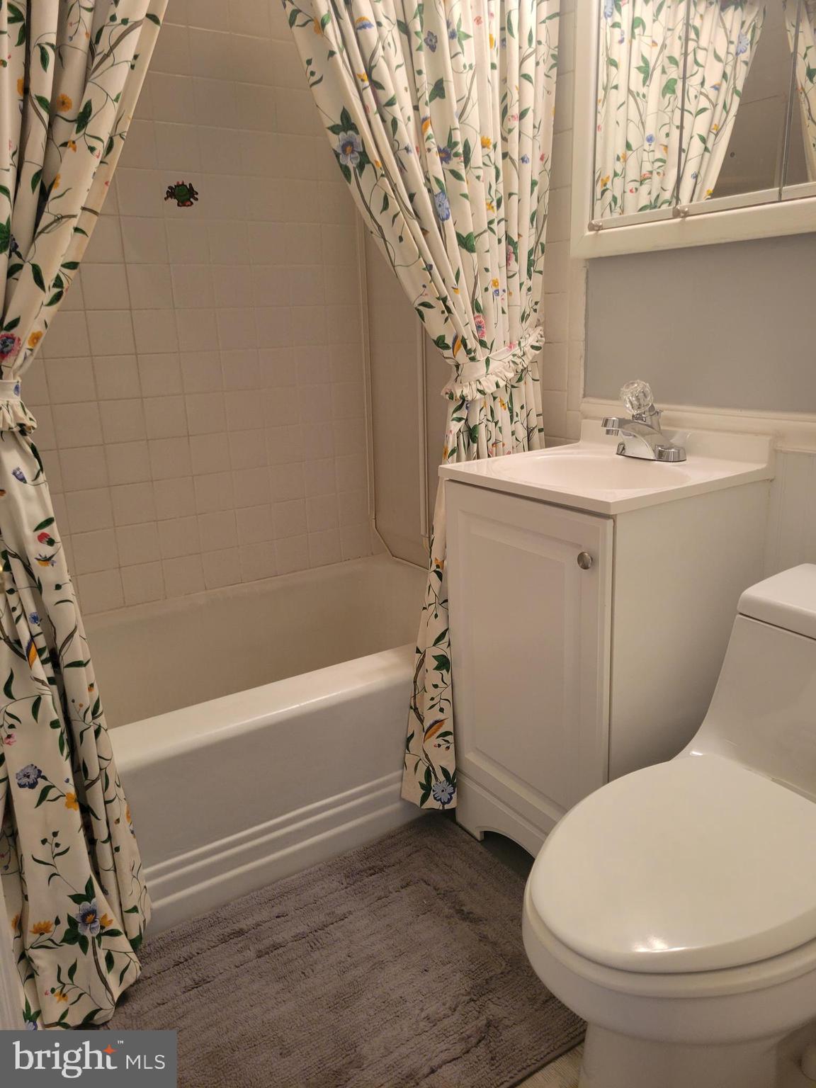 VEIRS MILL VILLAGE - Residential