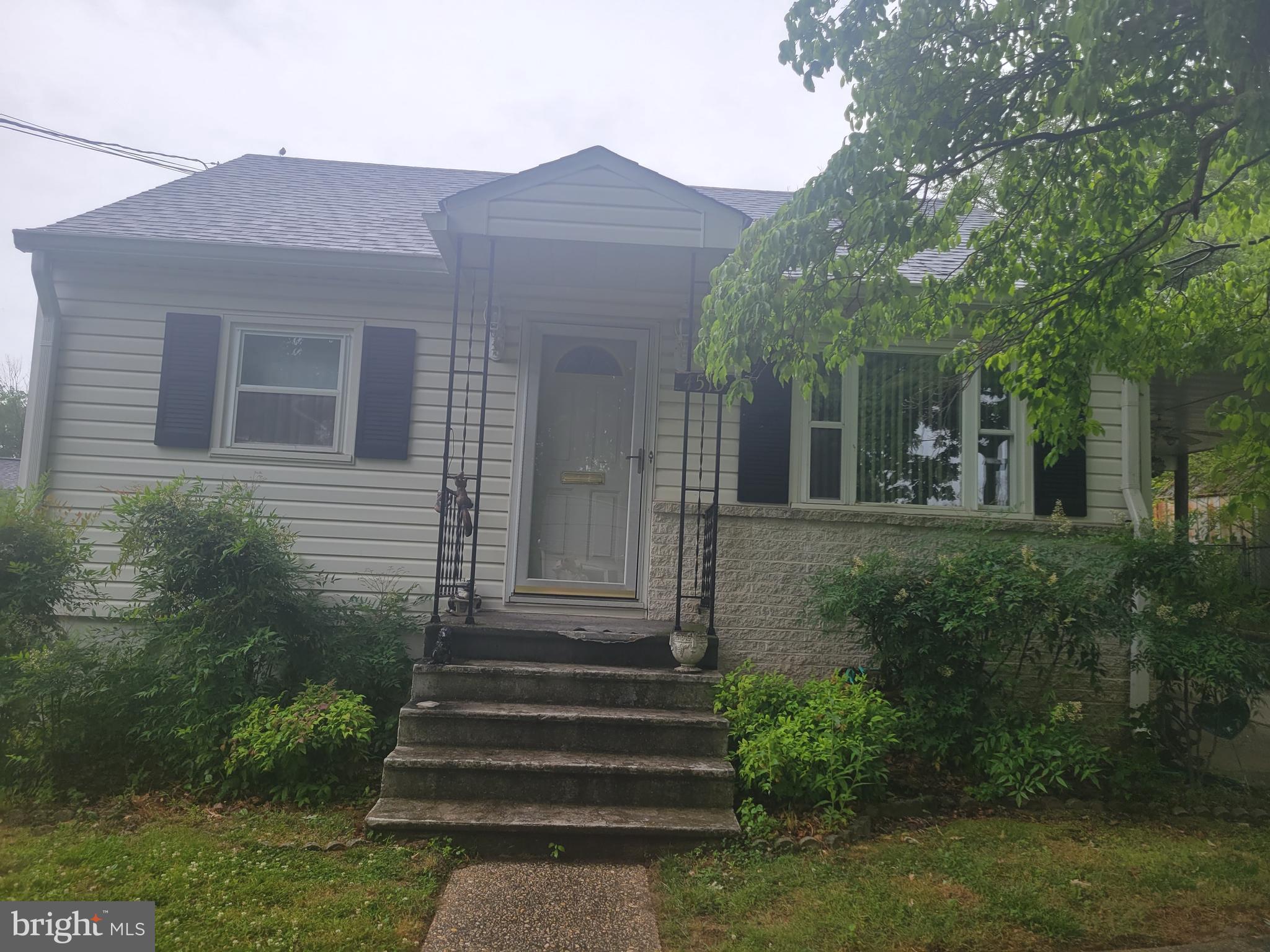 VEIRS MILL VILLAGE - Residential