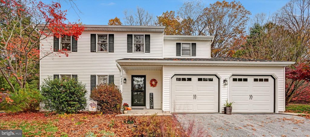 Photo of 242 Persimmon Lane, ELIZABETHTOWN, PA 17022 (MLS # PALA2077280)