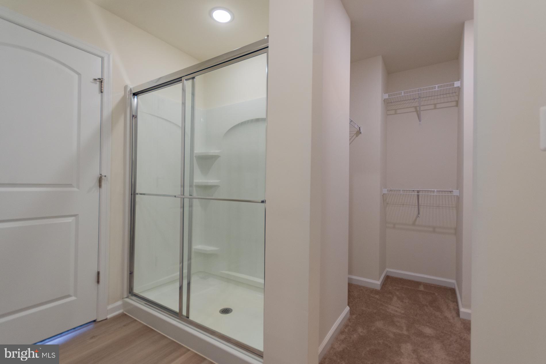 MCGINNIS POINT - Residential