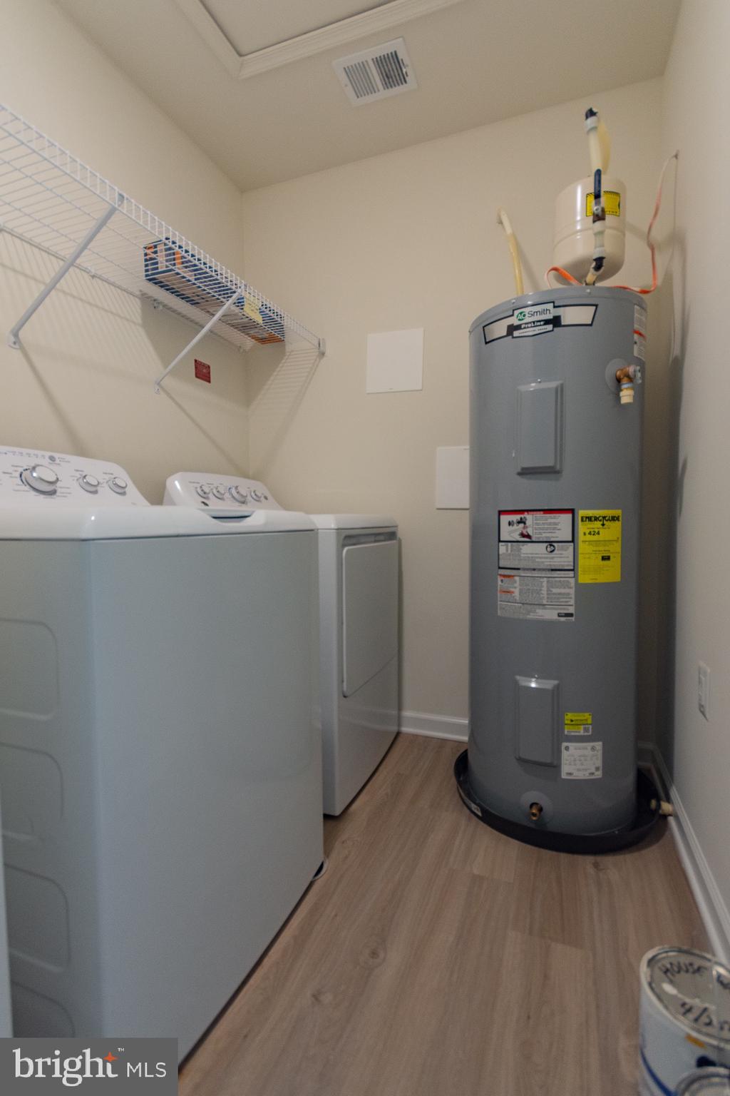 MCGINNIS POINT - Residential