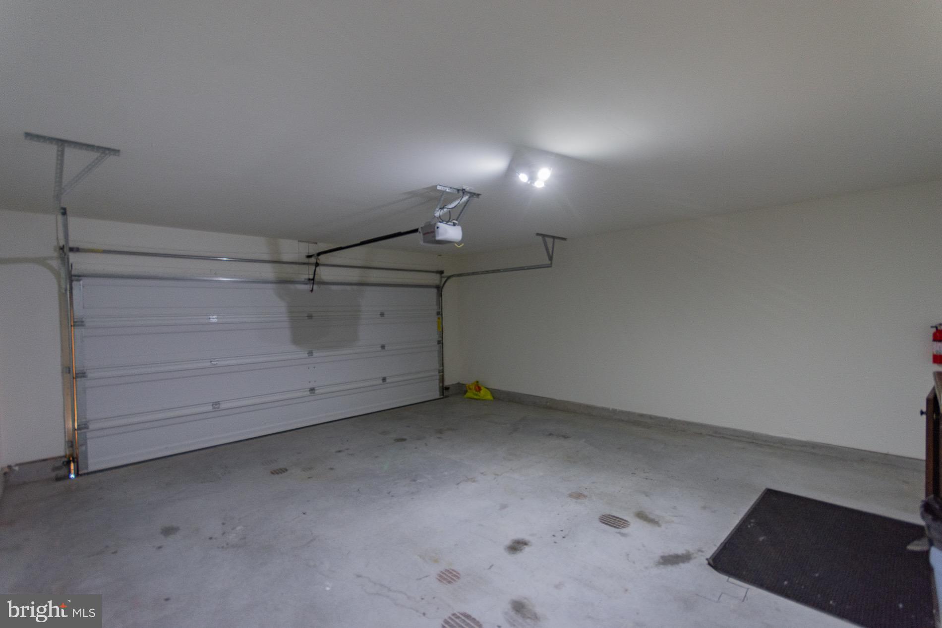 MCGINNIS POINT - Residential