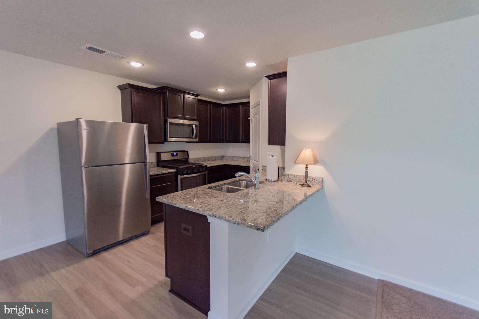 MCGINNIS POINT - Residential