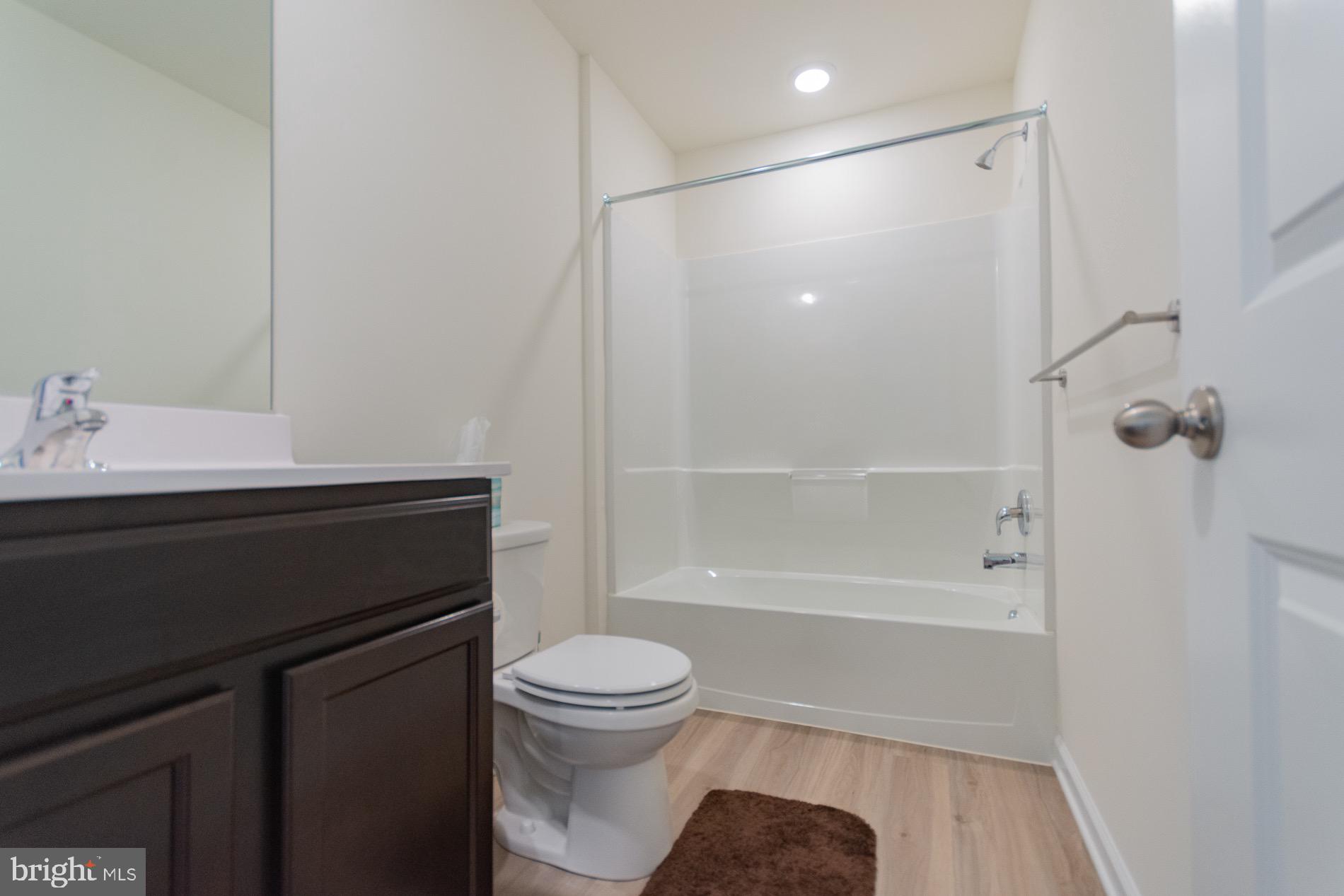 MCGINNIS POINT - Residential