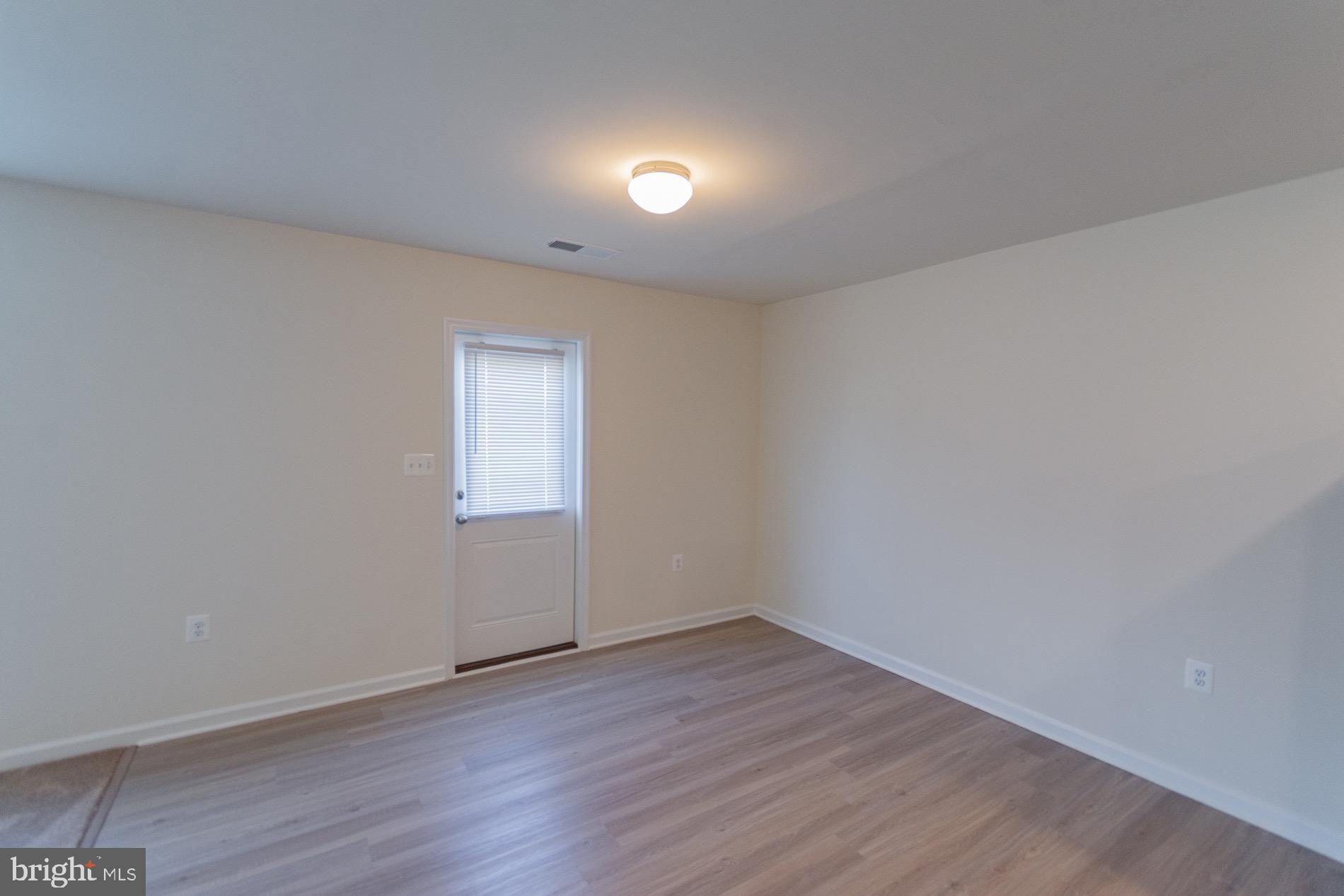 MCGINNIS POINT - Residential