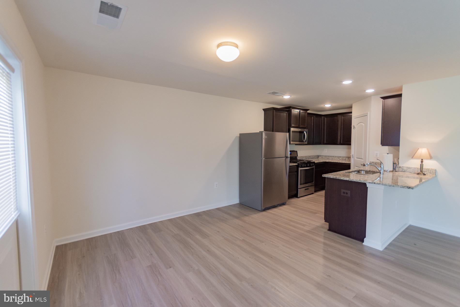 MCGINNIS POINT - Residential