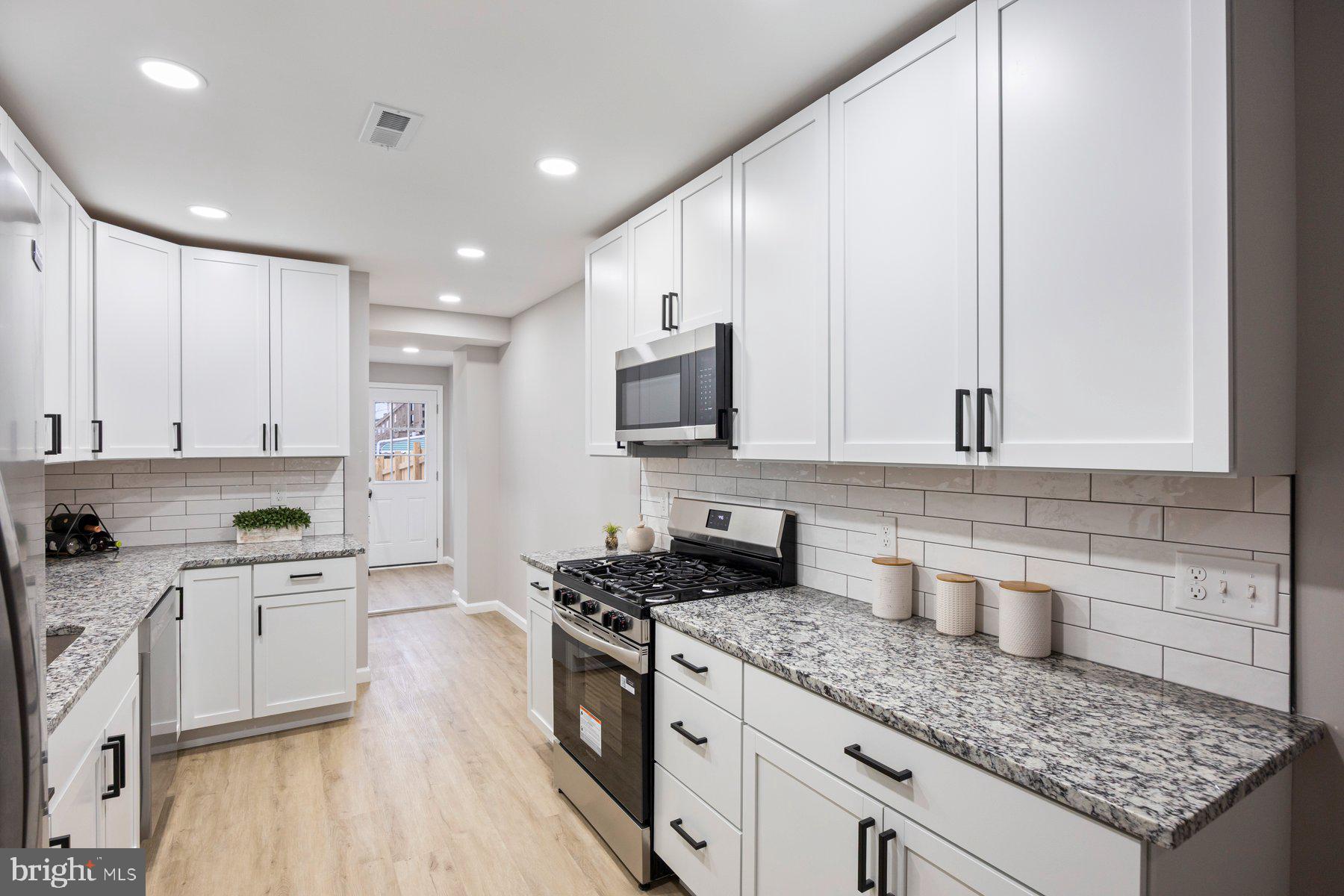 HAMPDEN HISTORIC DISTRICT - Residential