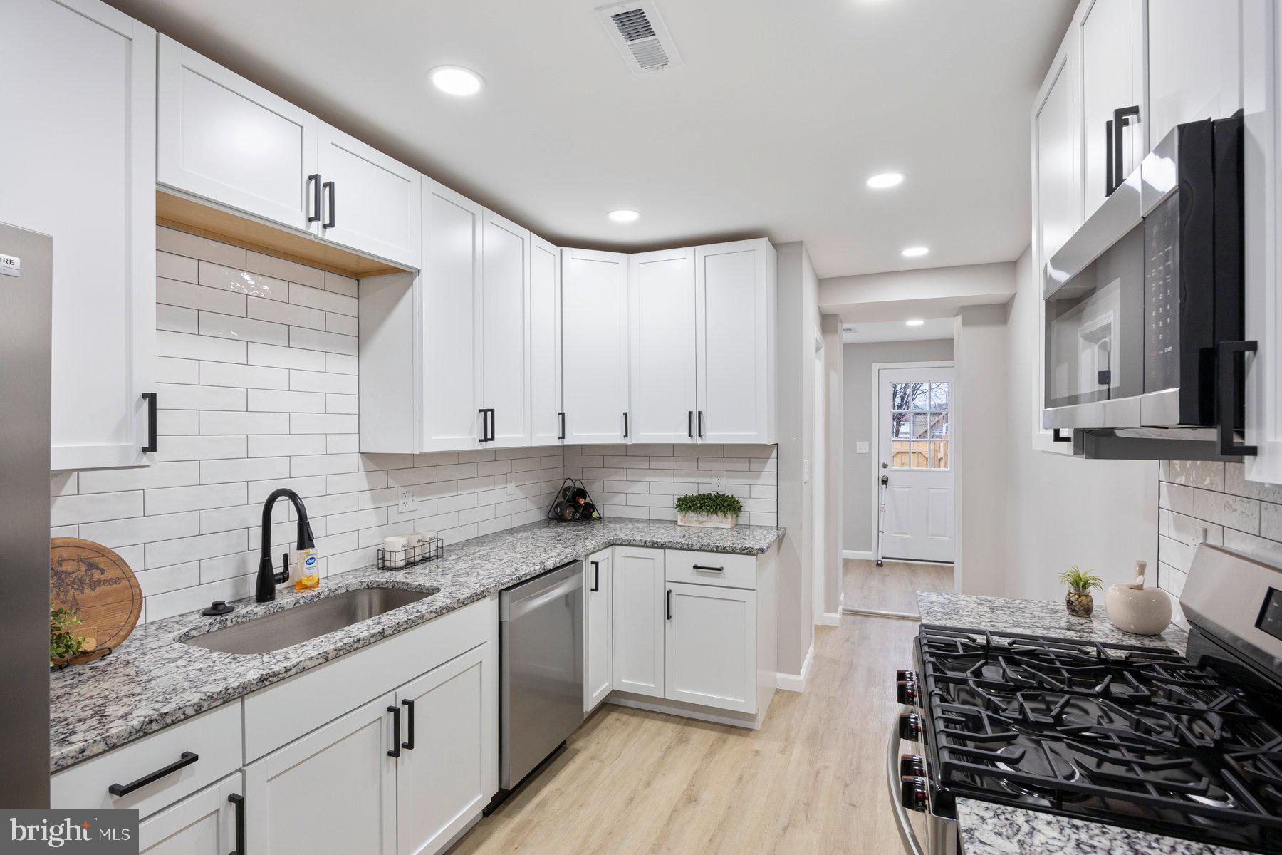 HAMPDEN HISTORIC DISTRICT - Residential