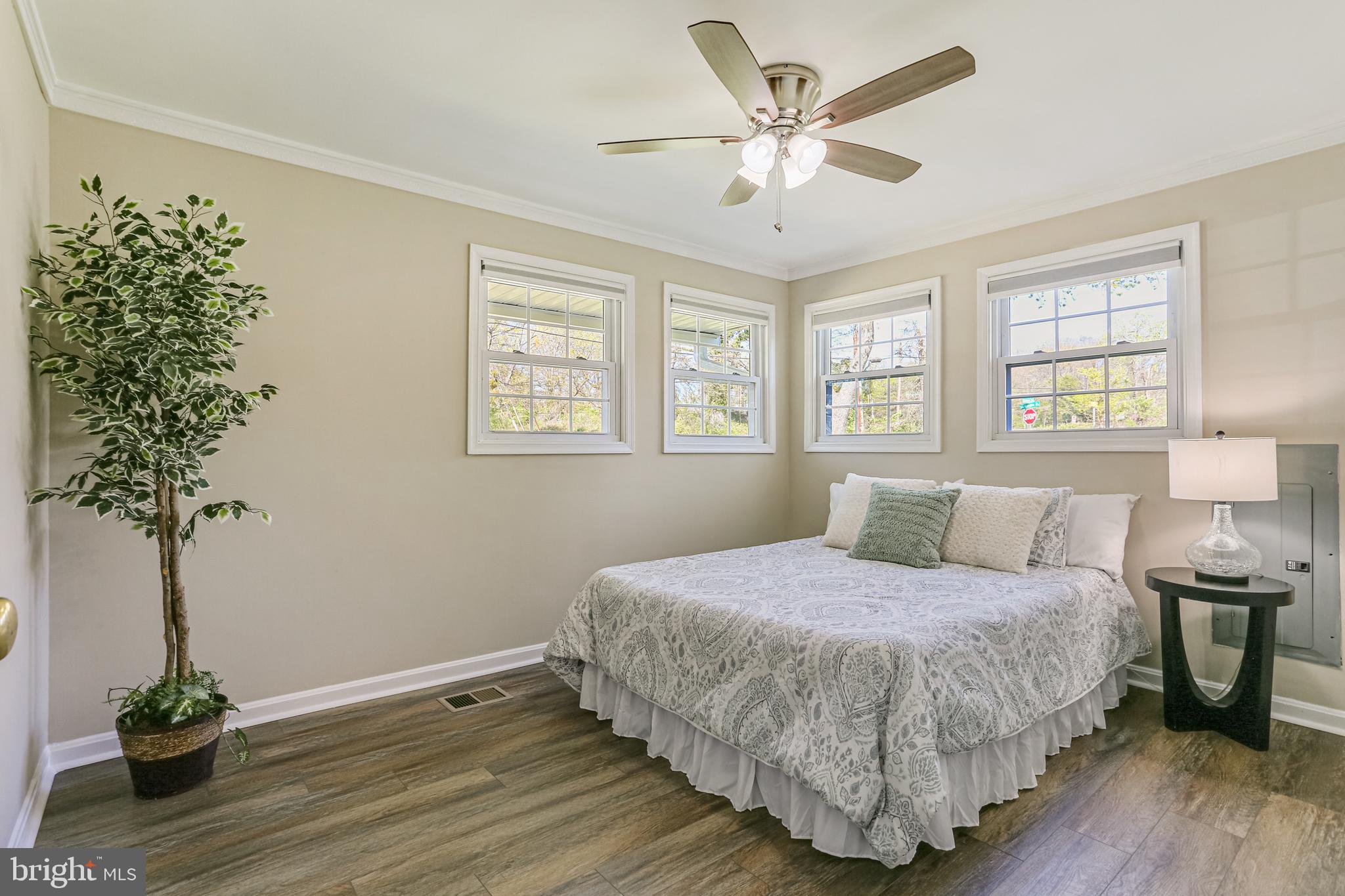 OAKVIEW - Residential