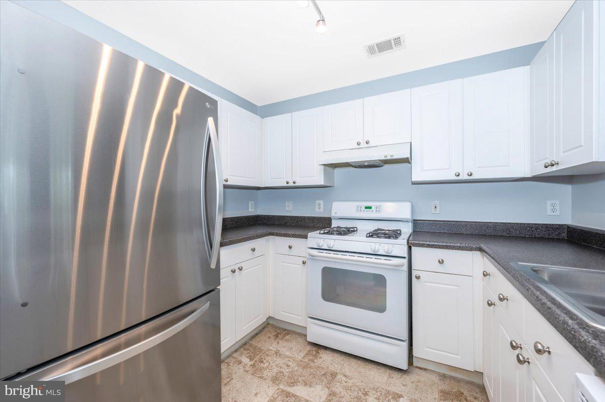 FAIRFAX RIDGE - Residential