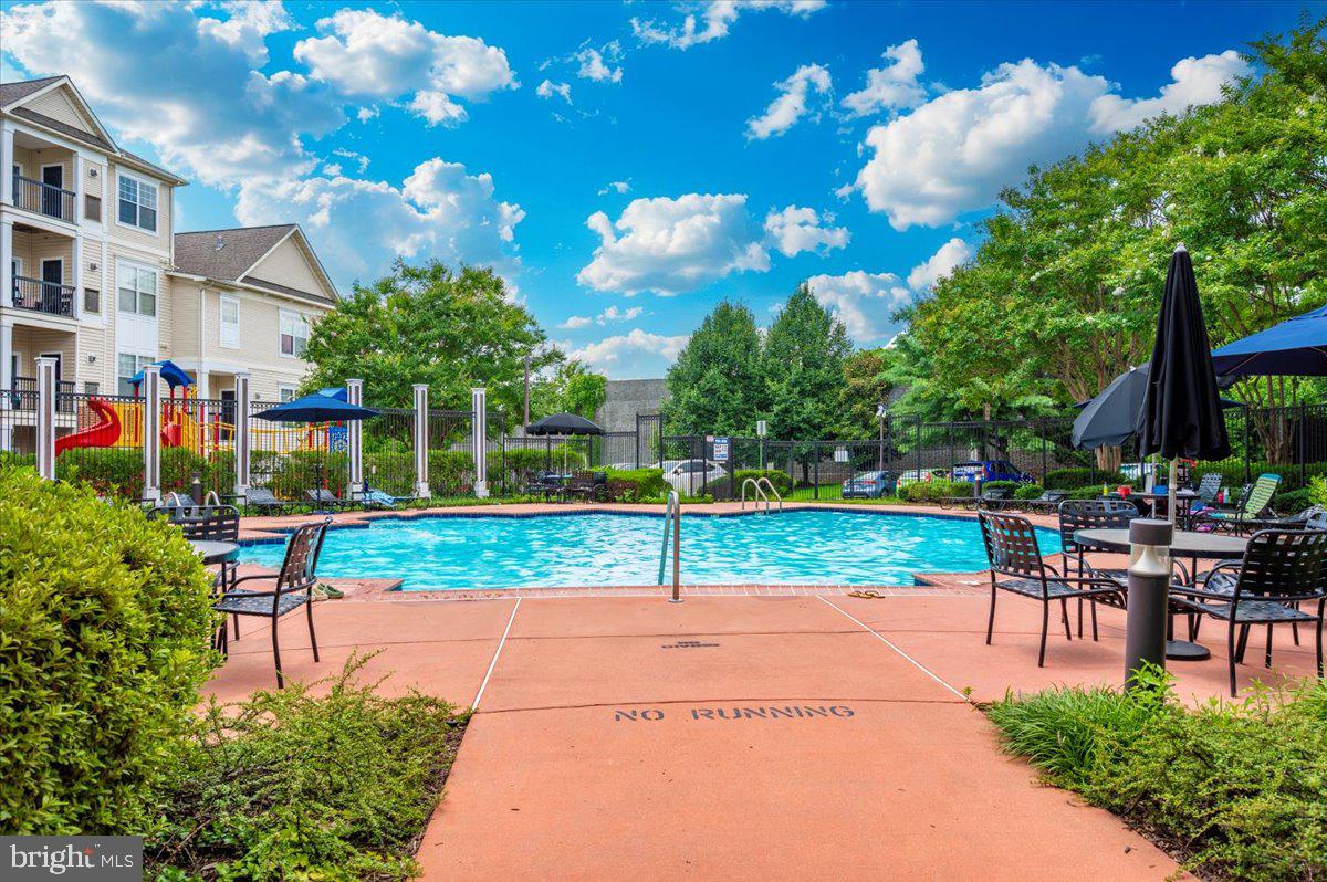 FAIRFAX RIDGE - Residential