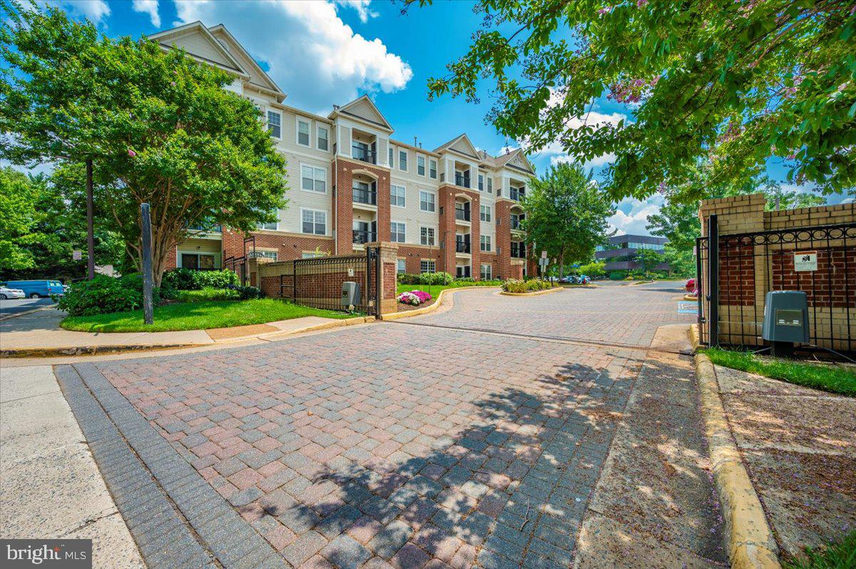 FAIRFAX RIDGE - Residential