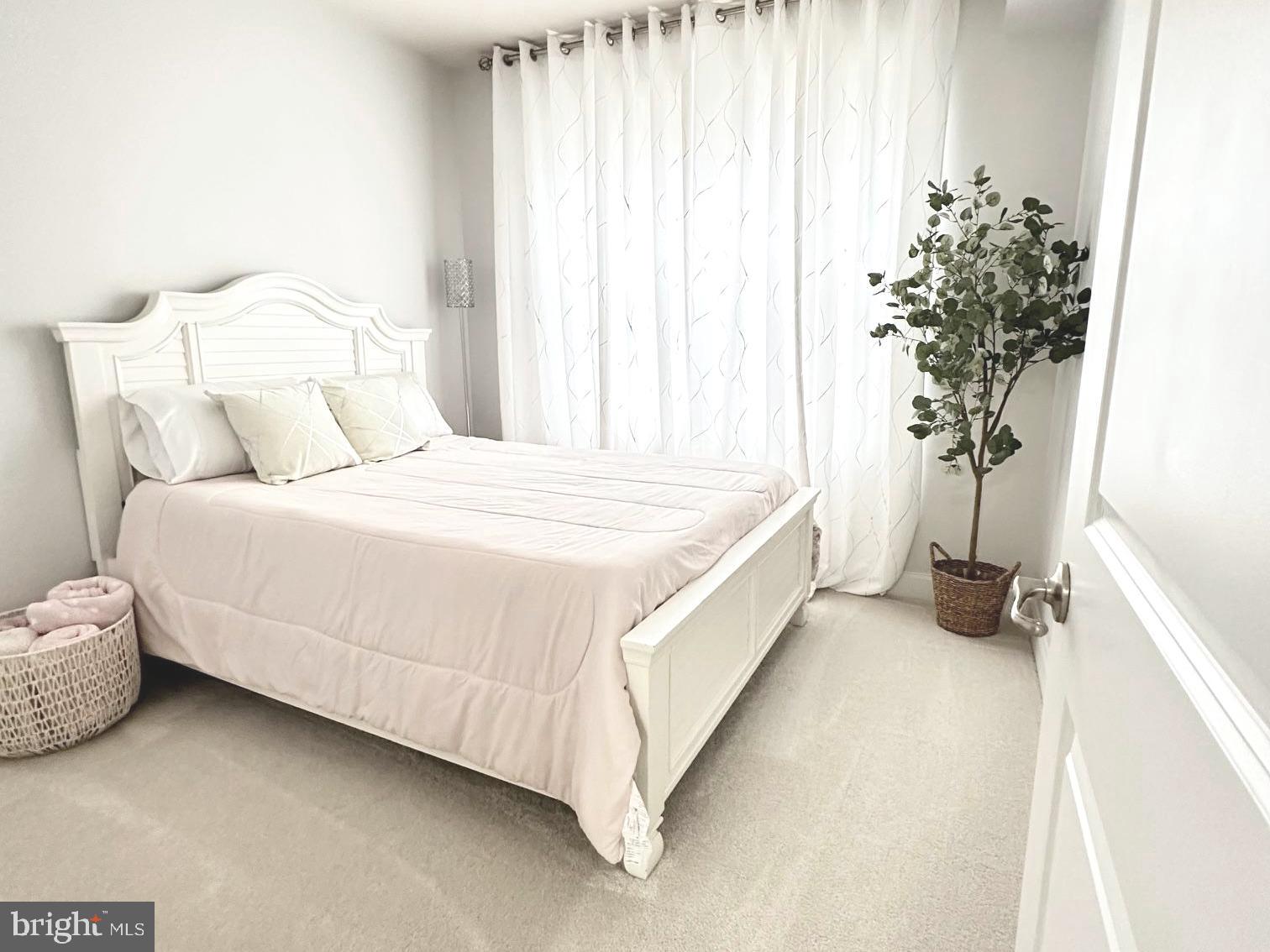 POTOMAC CLUB - Residential Lease