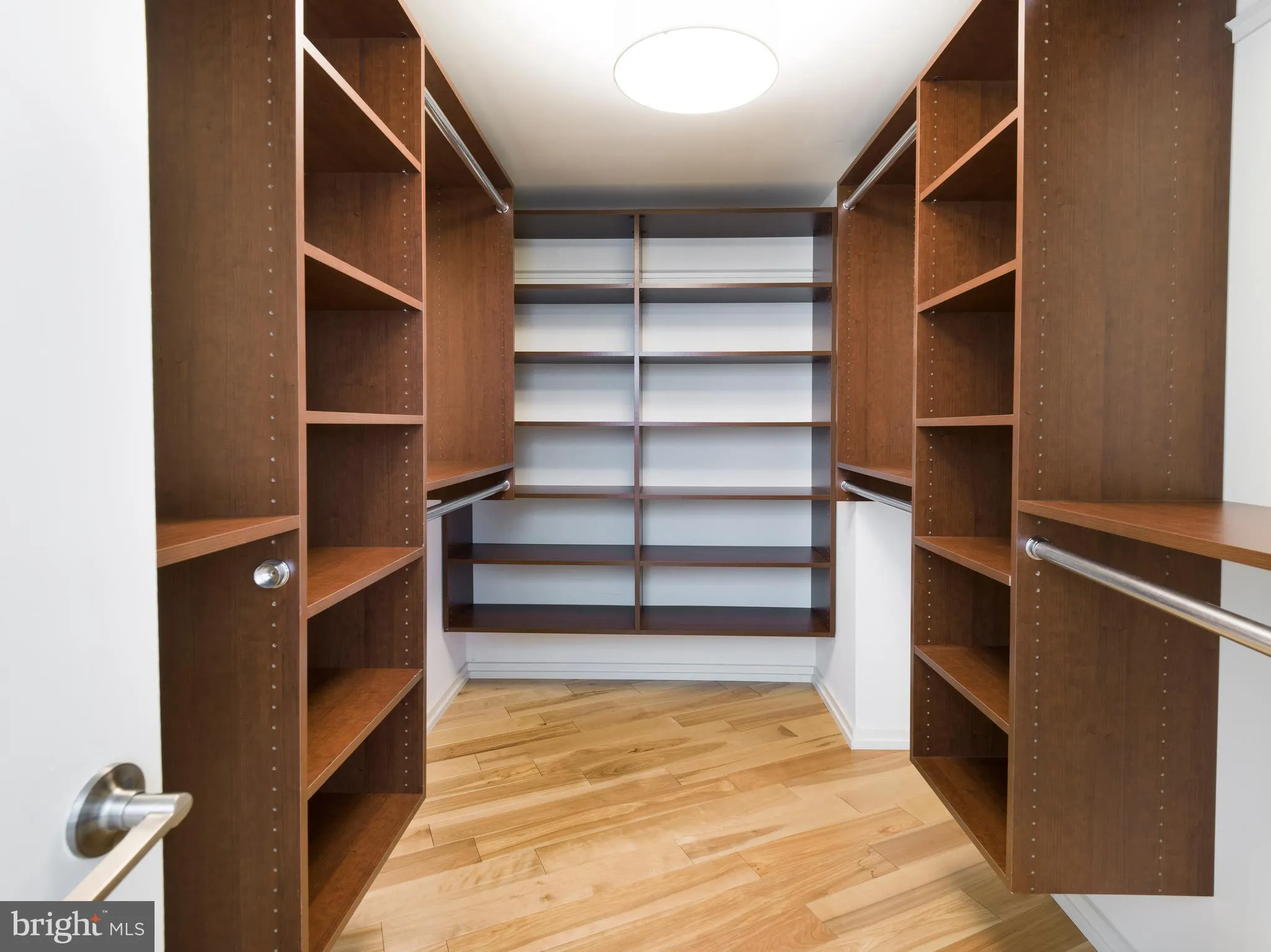 Philadelphia, Pennsylvania 19123, United States, 4 Bedrooms Bedrooms, ,3 BathroomsBathrooms,Residential,Contingent,20618