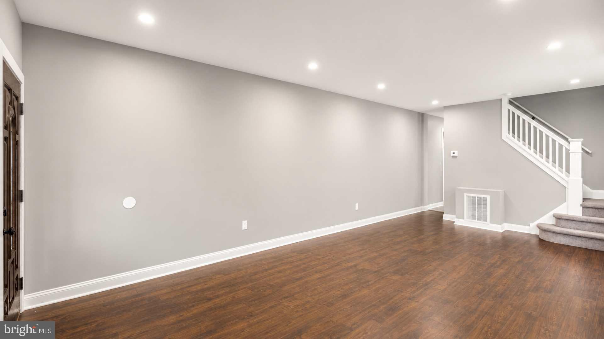 209 WOODLAWN AVENUE