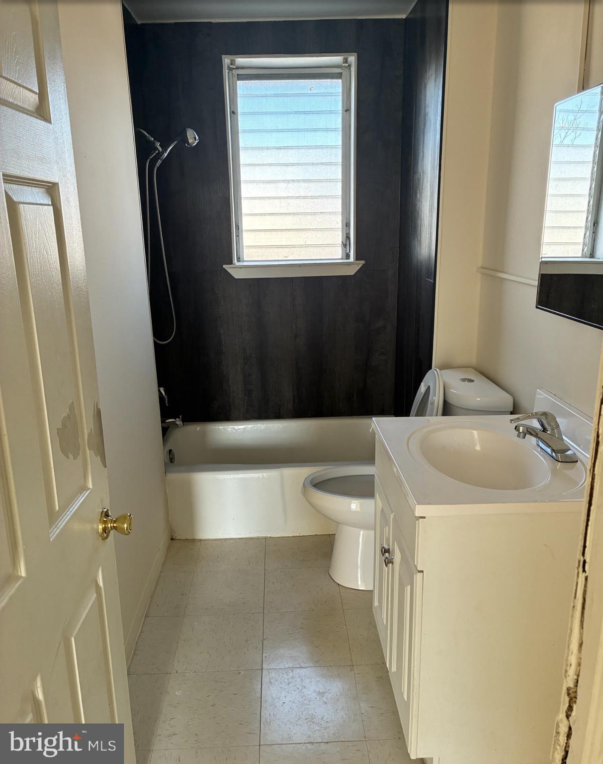 ELLWOOD PARK - Residential