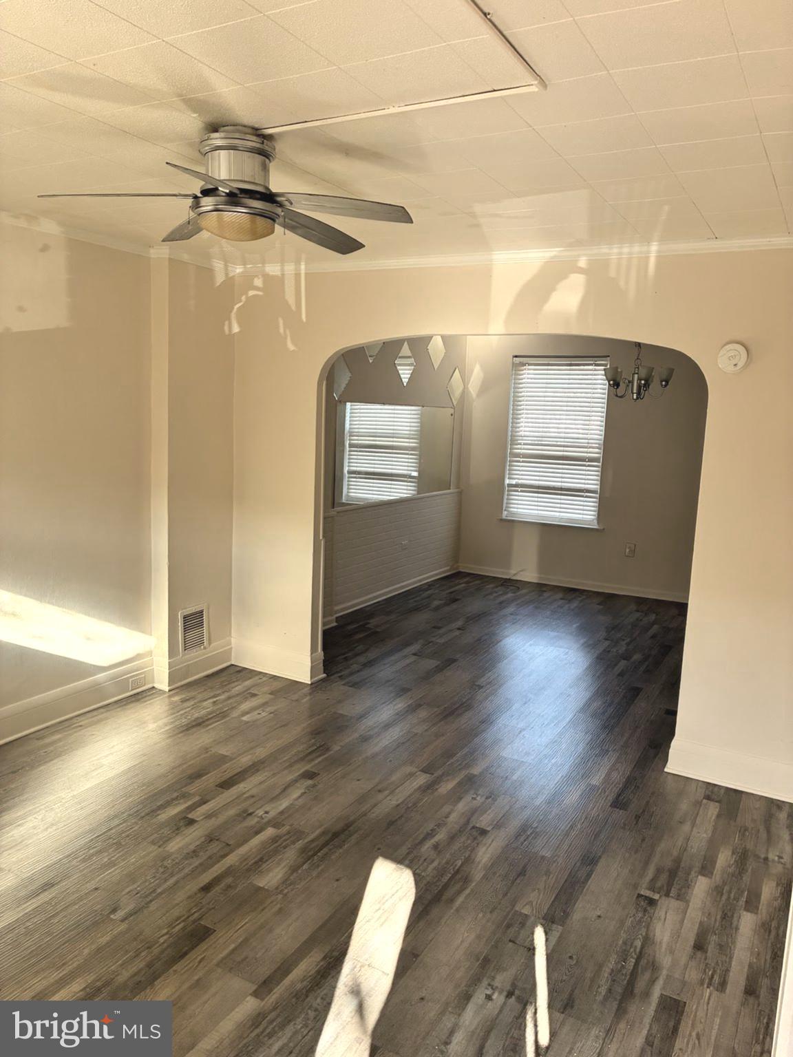 ELLWOOD PARK - Residential