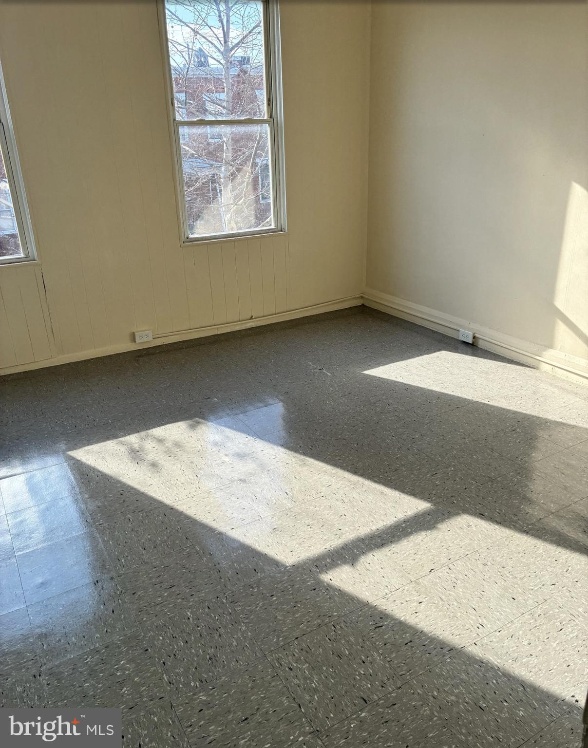 ELLWOOD PARK - Residential