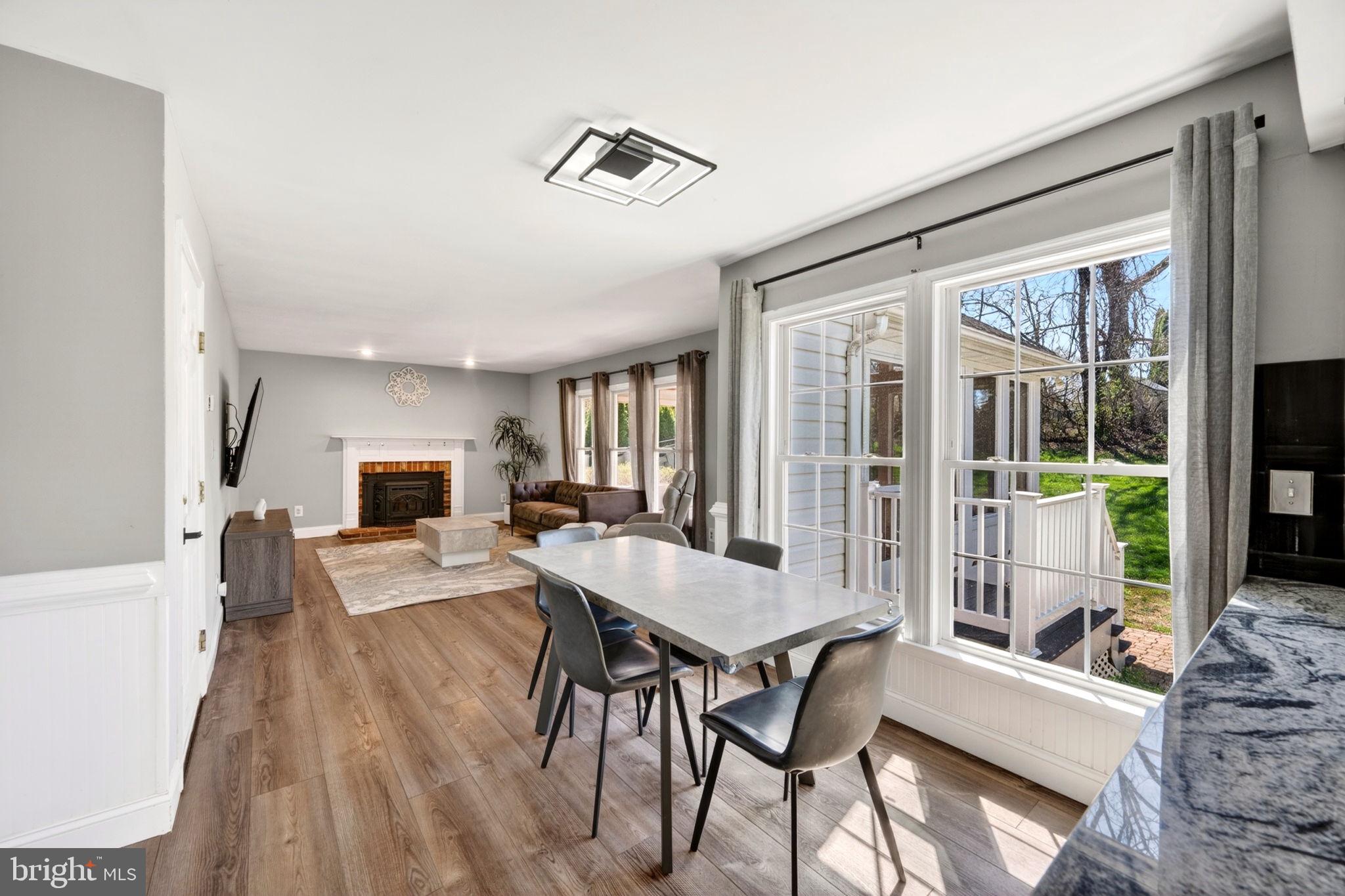 OVERVIEW MANOR - Residential