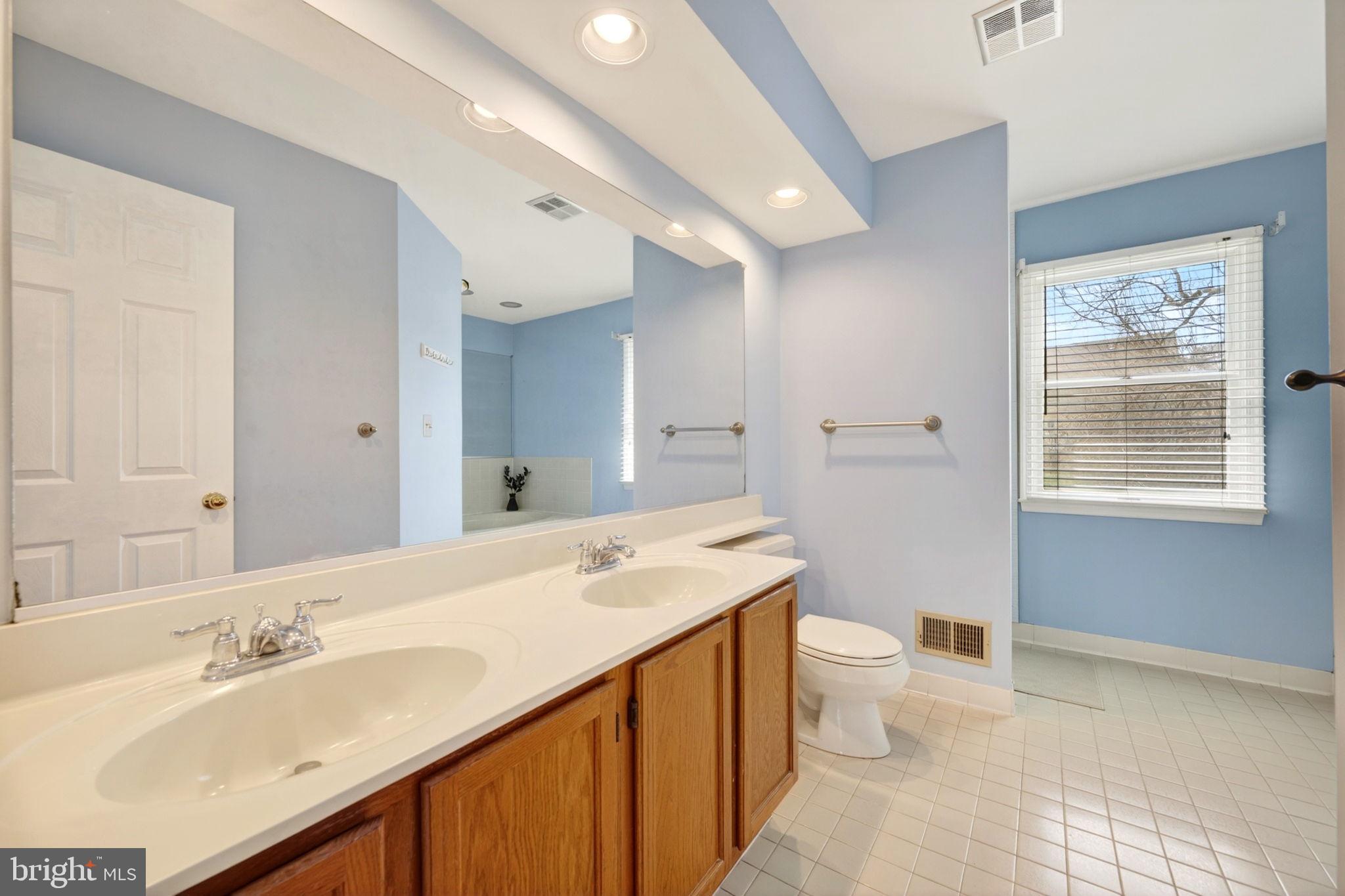 OVERVIEW MANOR - Residential