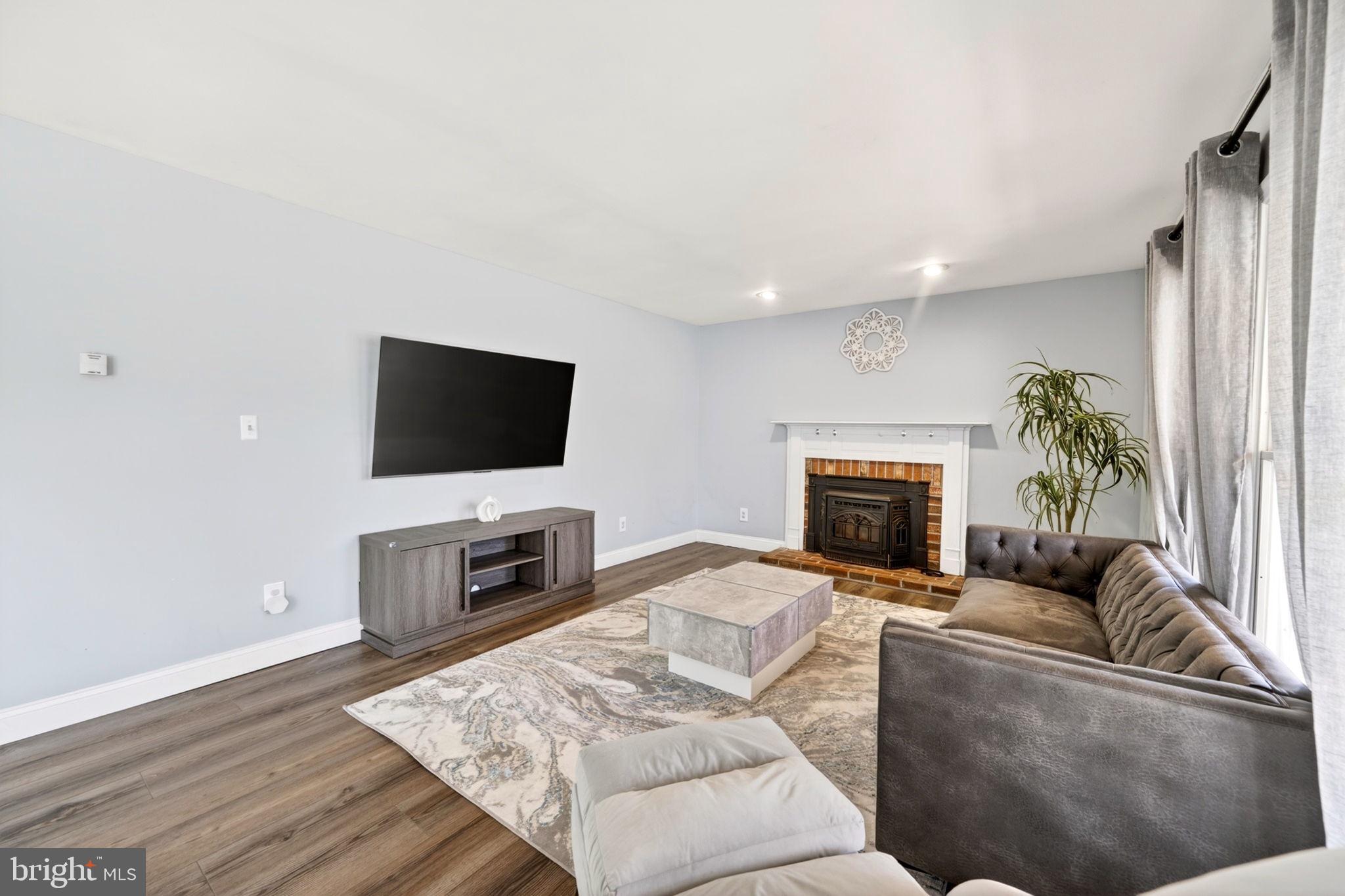 OVERVIEW MANOR - Residential