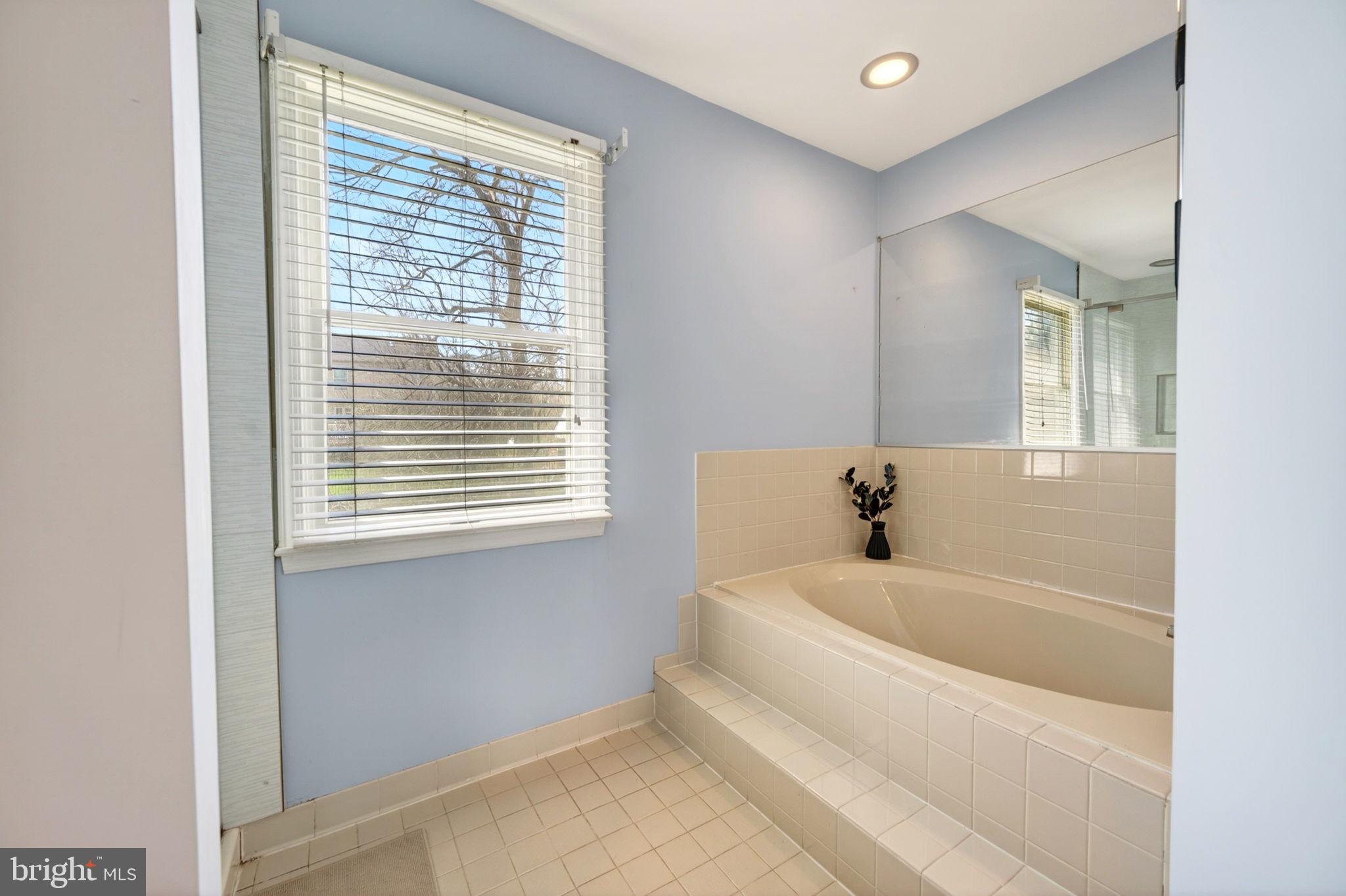 OVERVIEW MANOR - Residential