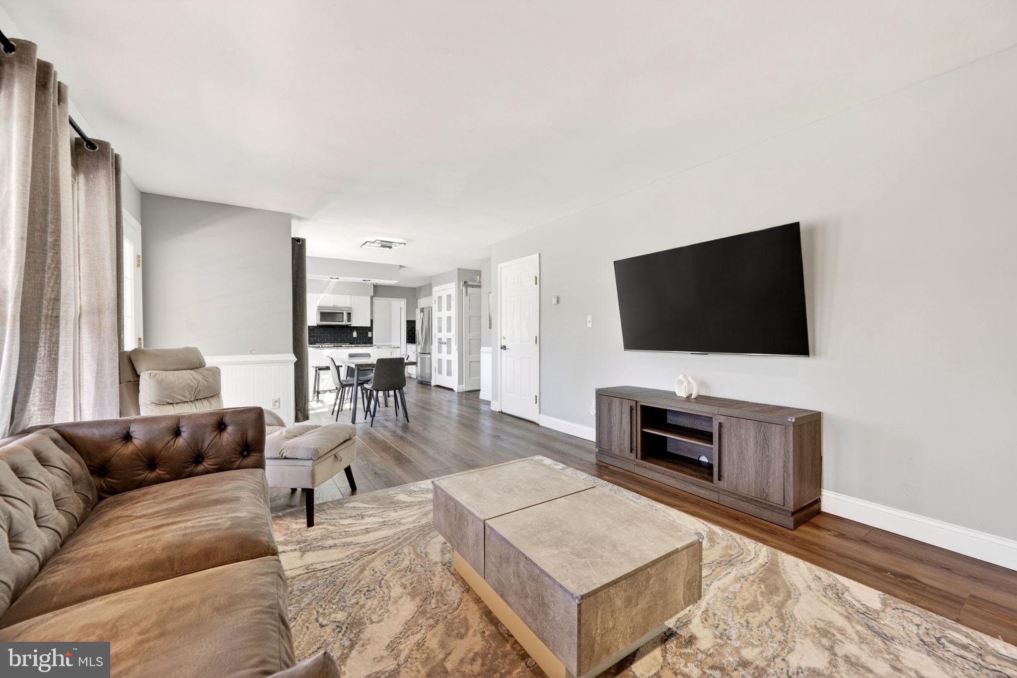 OVERVIEW MANOR - Residential