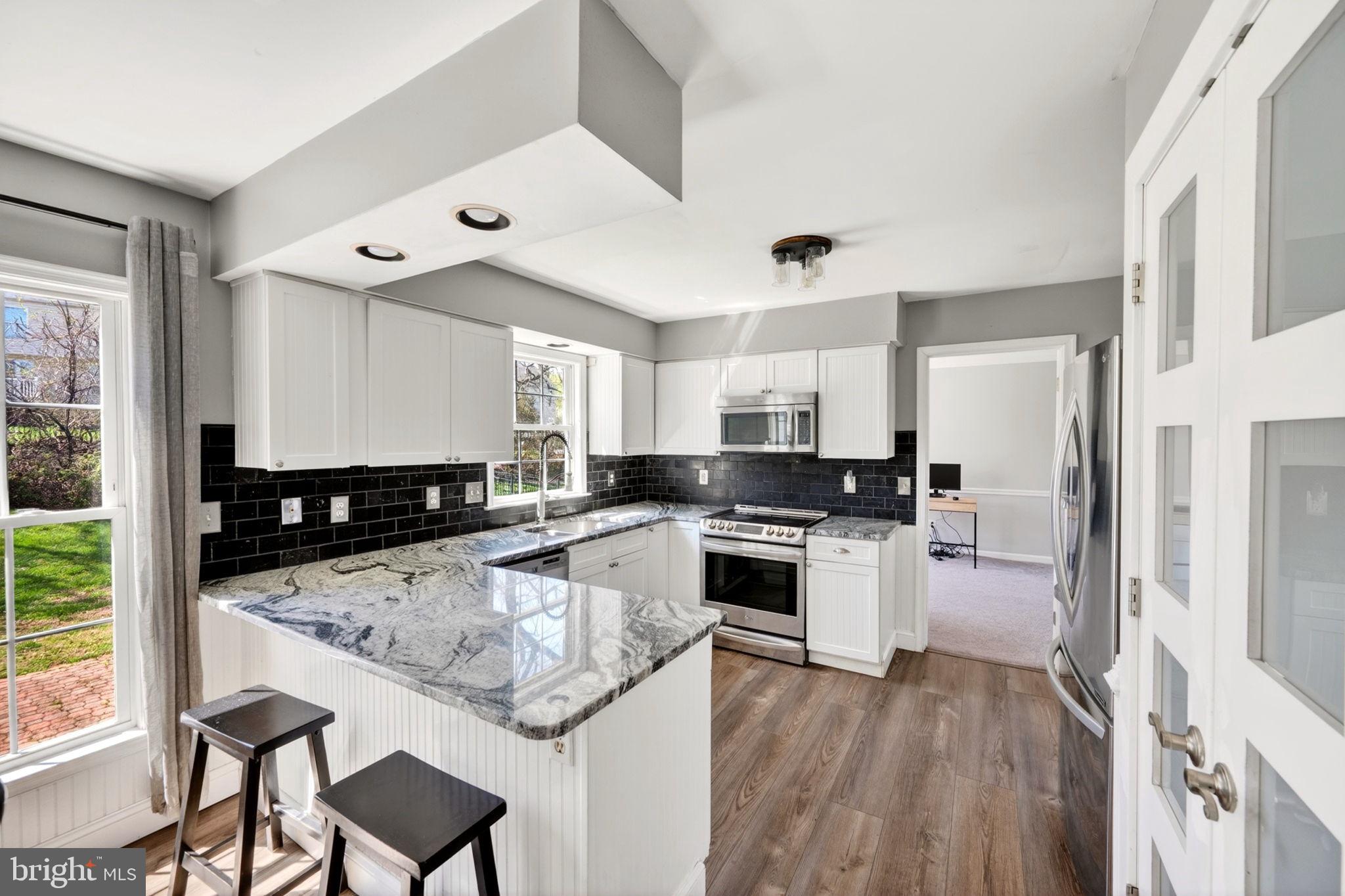 OVERVIEW MANOR - Residential