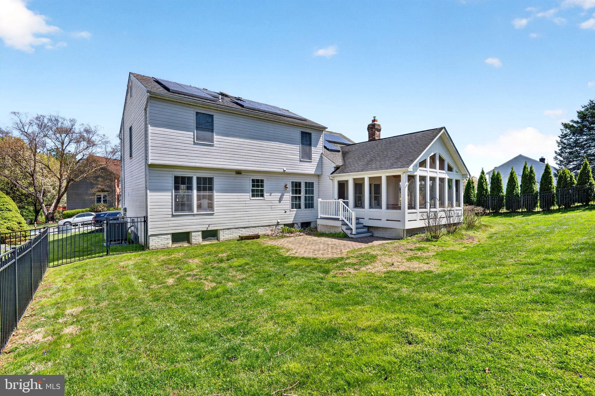 OVERVIEW MANOR - Residential