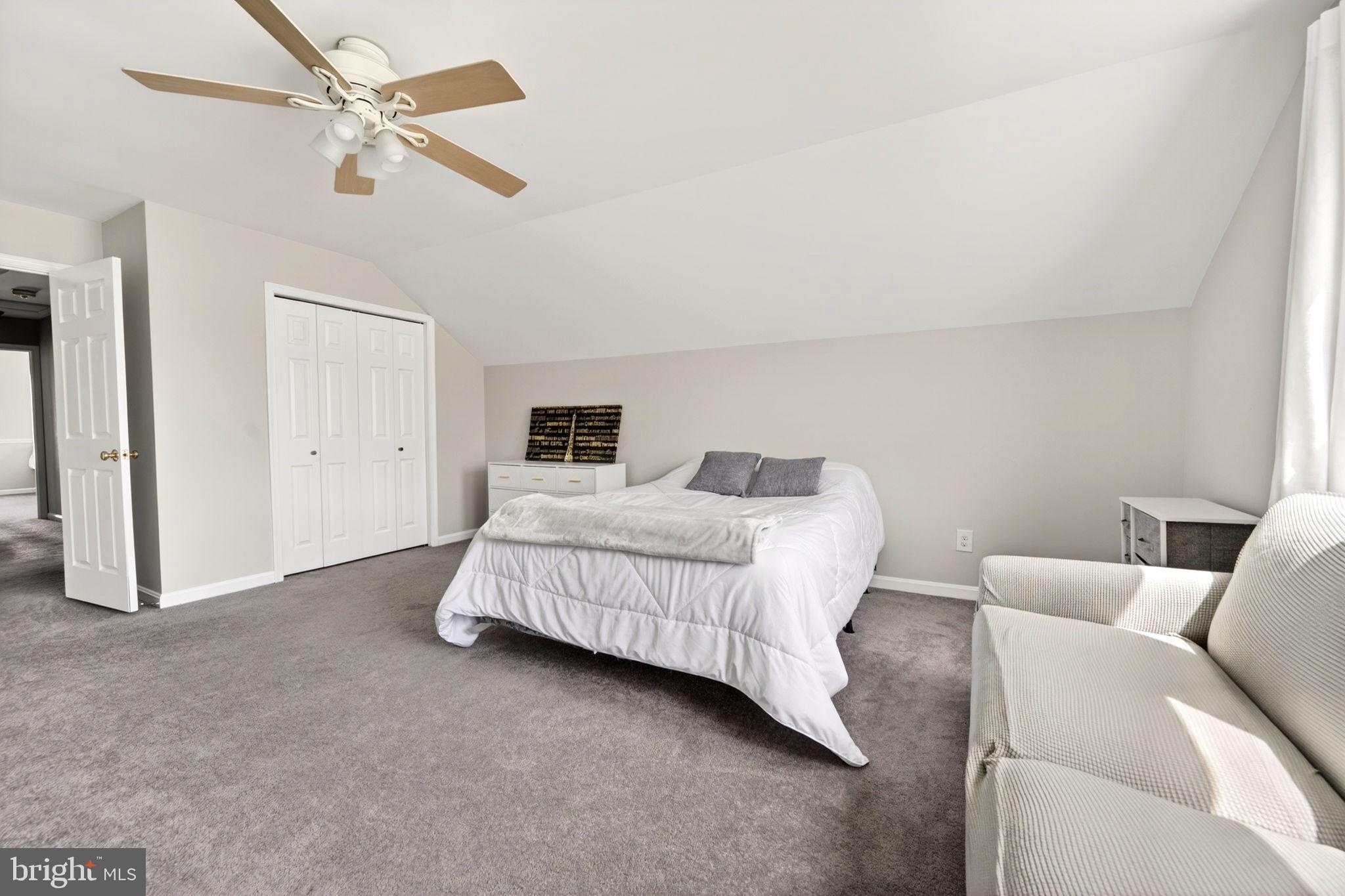 OVERVIEW MANOR - Residential