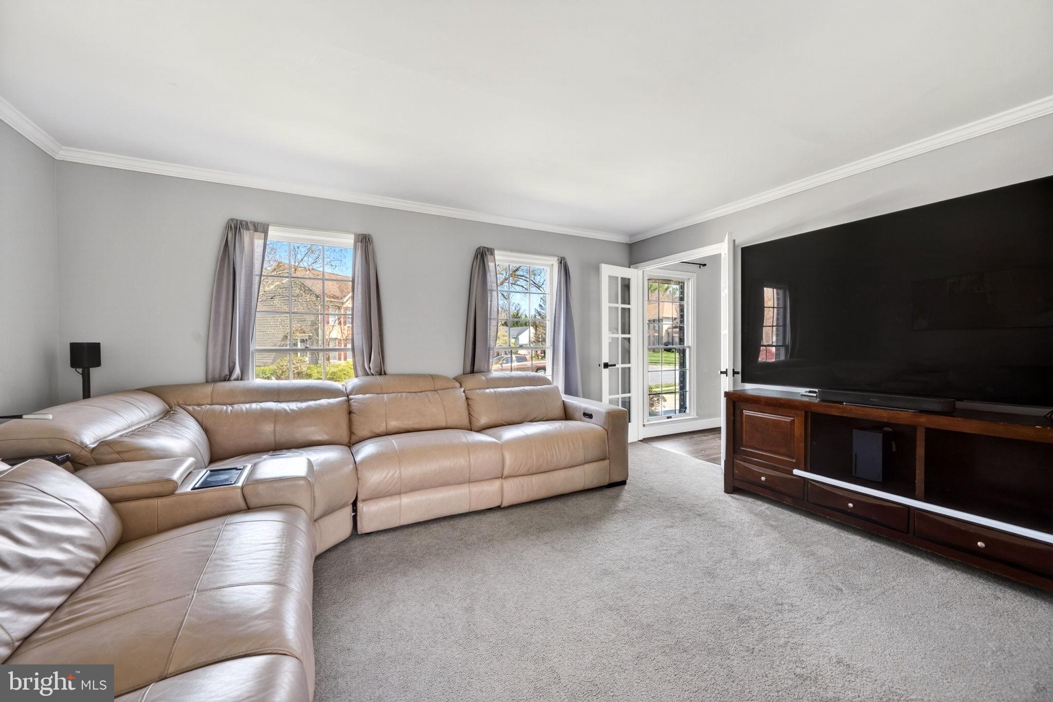 OVERVIEW MANOR - Residential