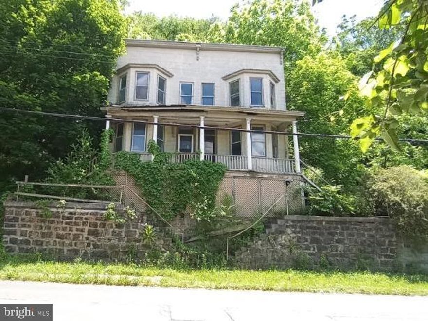 ONLINE AUCTION: Bidding begins 9/22 @ 10:00 AM. Bidding ends 9/26 @ 11:50 AM. List Price is Suggested Opening Bid. This 2-story detached home is located in Cumberland, Maryland. Residents have convenient access to nearby attractions. Explore the variety of shops and amenities at South Cumberland Marketplace and Cumberland Shopping Center. Enjoy outdoor activities and picnics at Constitution Park or venture out to Willis Mountain State Park for hiking and nature exploration. For entertainment and relaxation, visit the attractions at Rocky Gap Golf Resort/Casino. Easy Access to Major Traffic Artery Route 68. Property is Vacant. See below for more information. Deposit: $5,000.