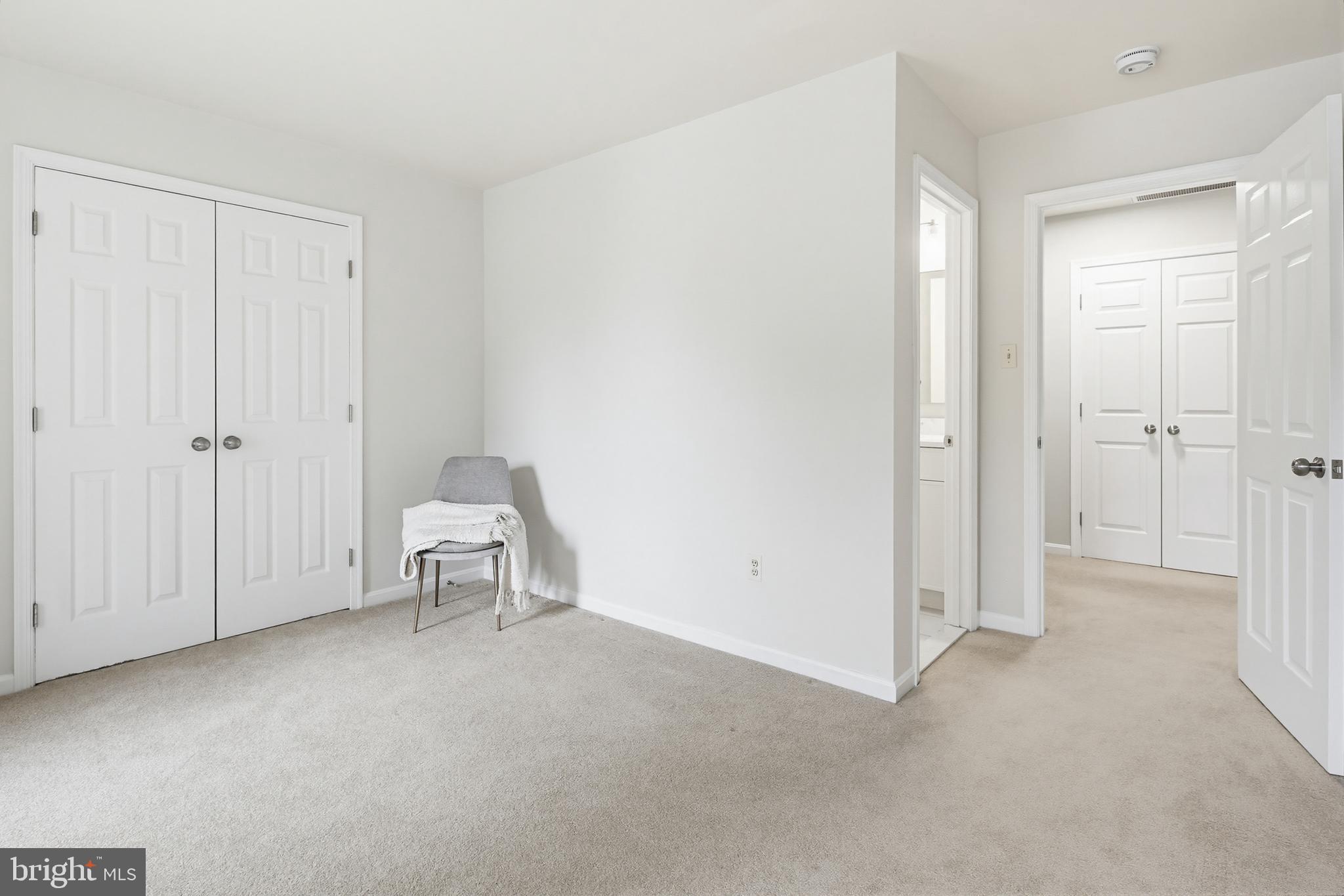 VILLAGE OF RIVER HILL - Residential