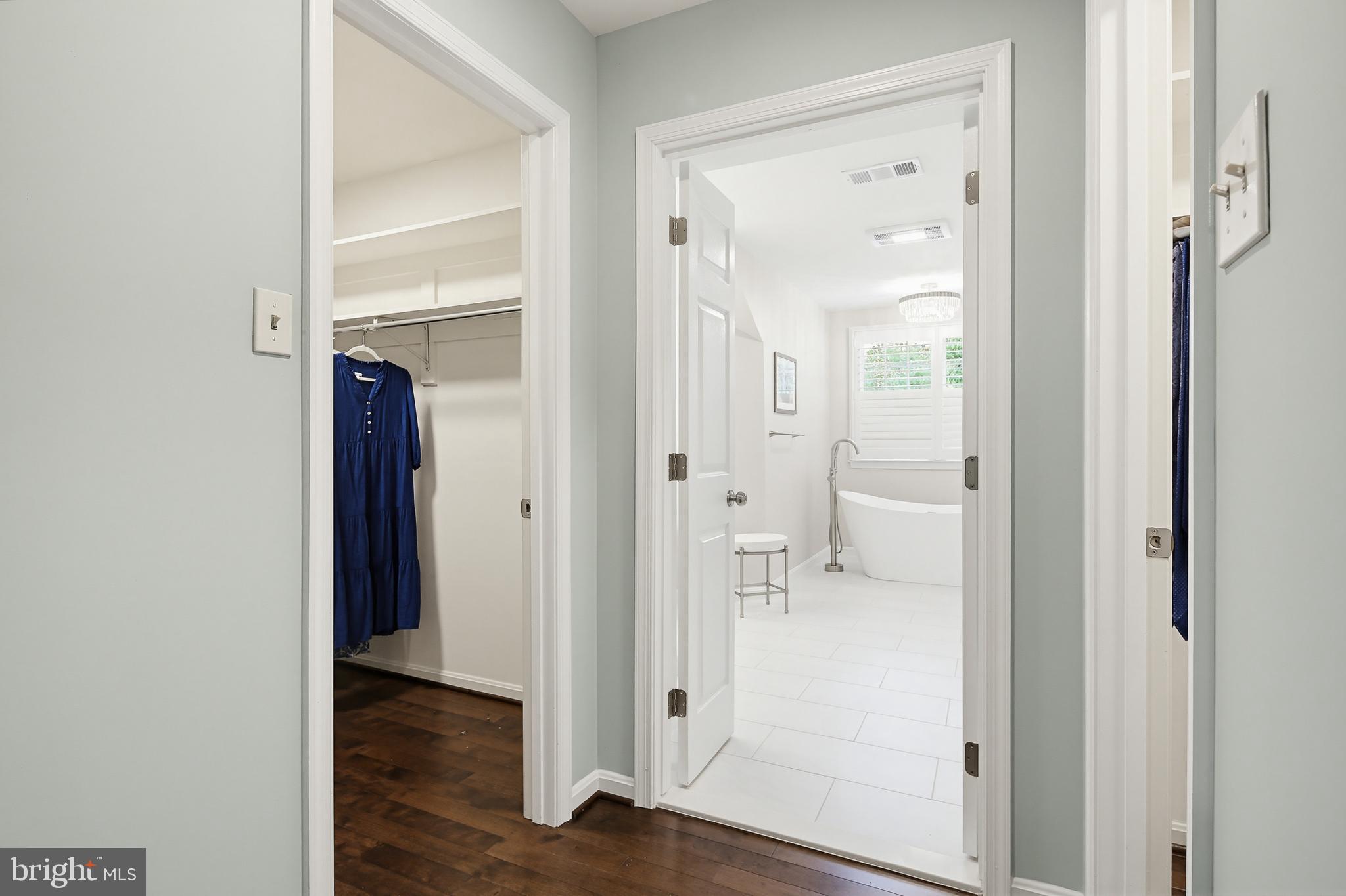 VILLAGE OF RIVER HILL - Residential