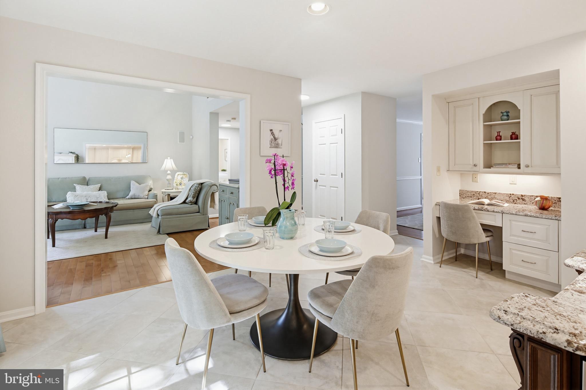 VILLAGE OF RIVER HILL - Residential