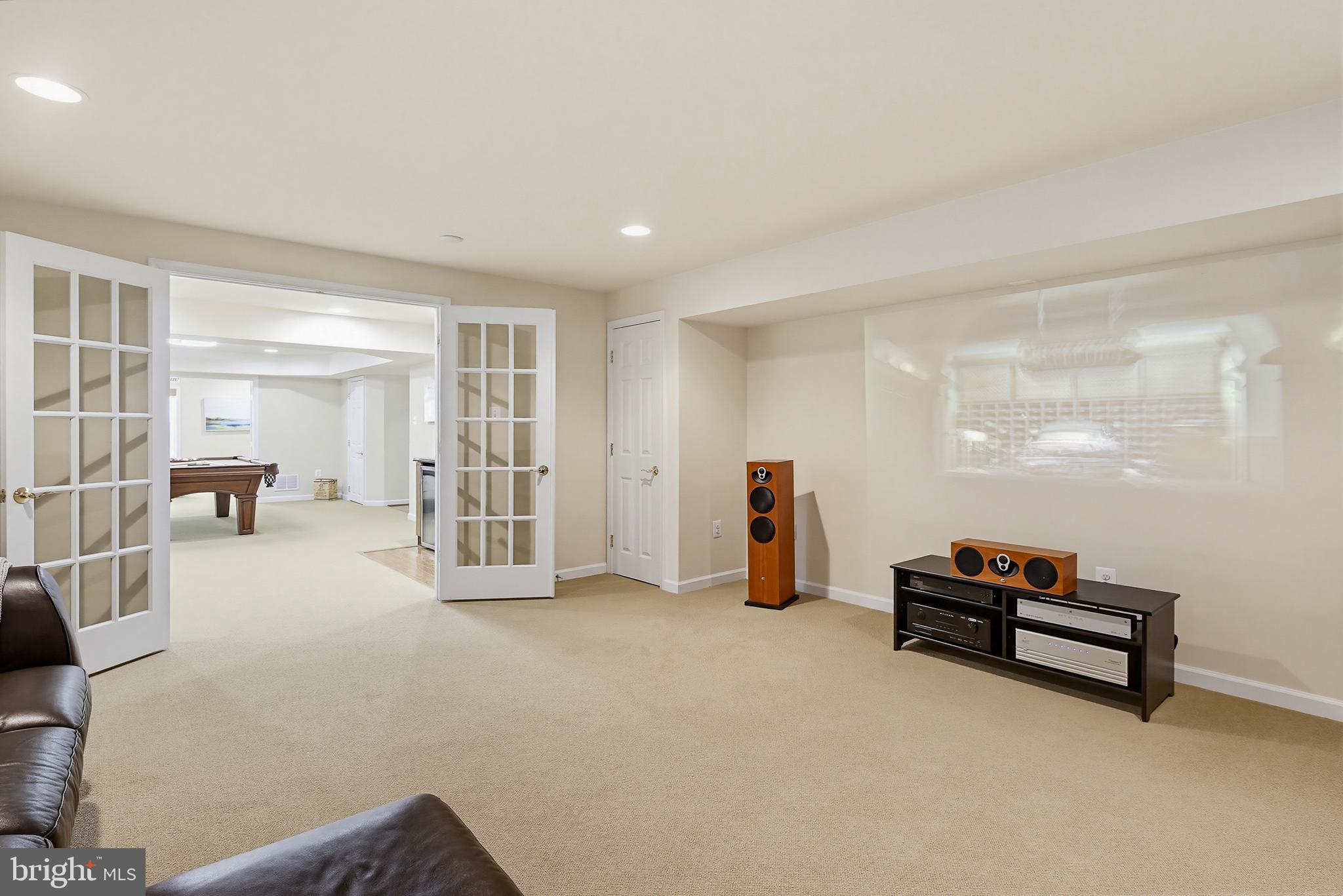 VILLAGE OF RIVER HILL - Residential