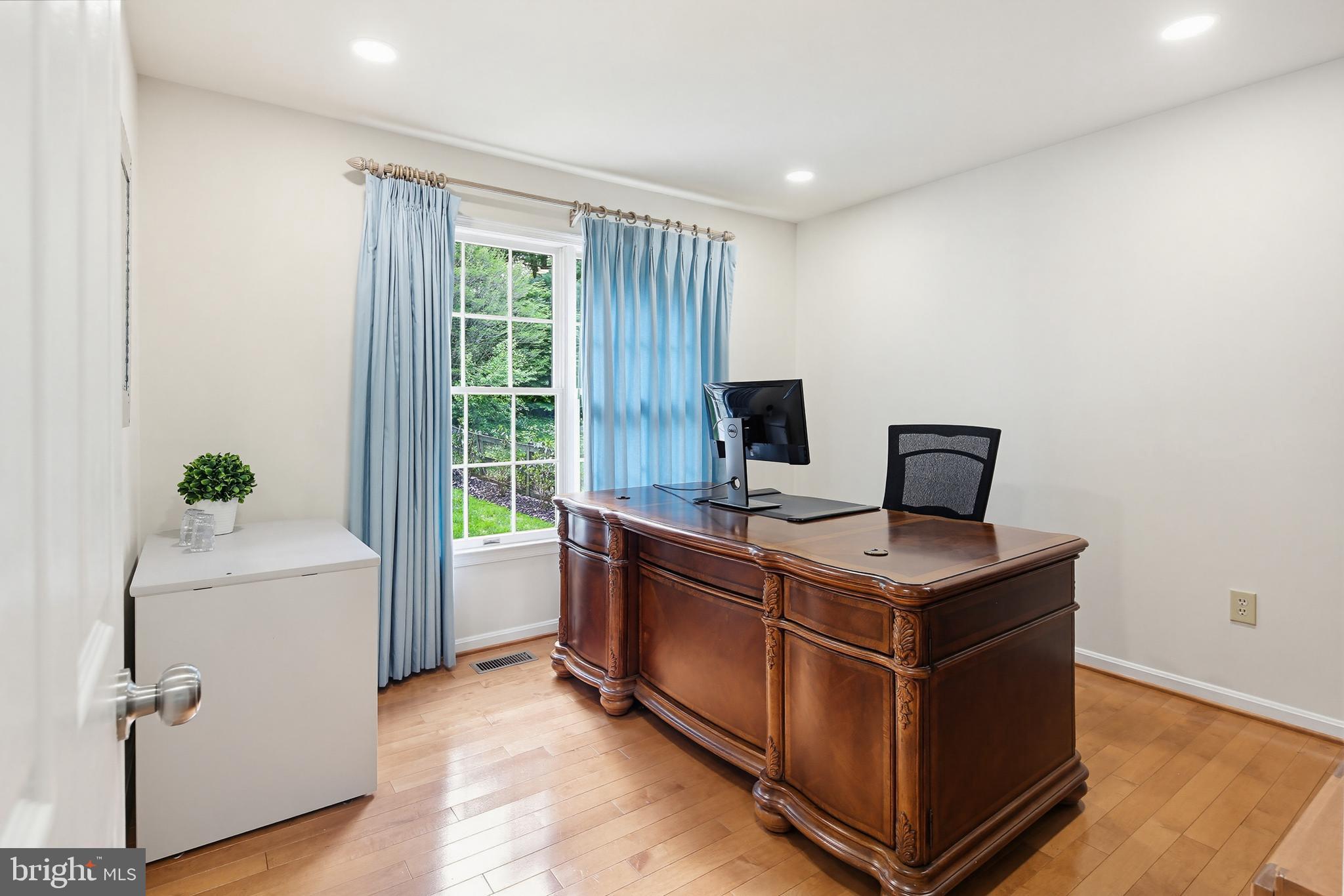 VILLAGE OF RIVER HILL - Residential