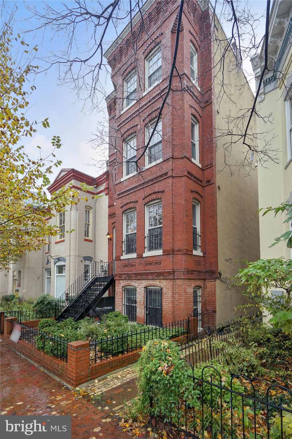 651 CONSTITUTION AVENUE NE 1-4