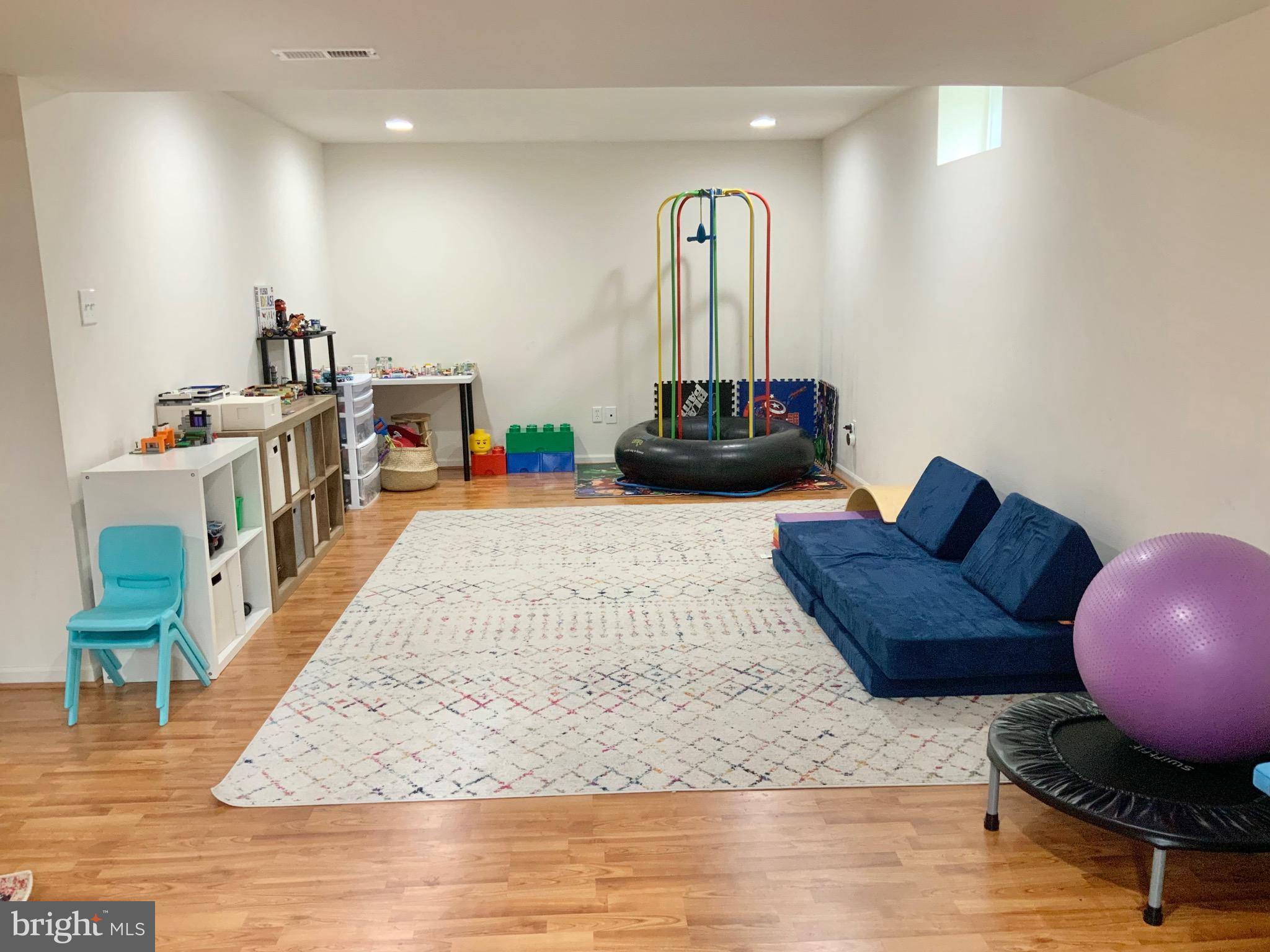 HARBOR POINTE - Residential