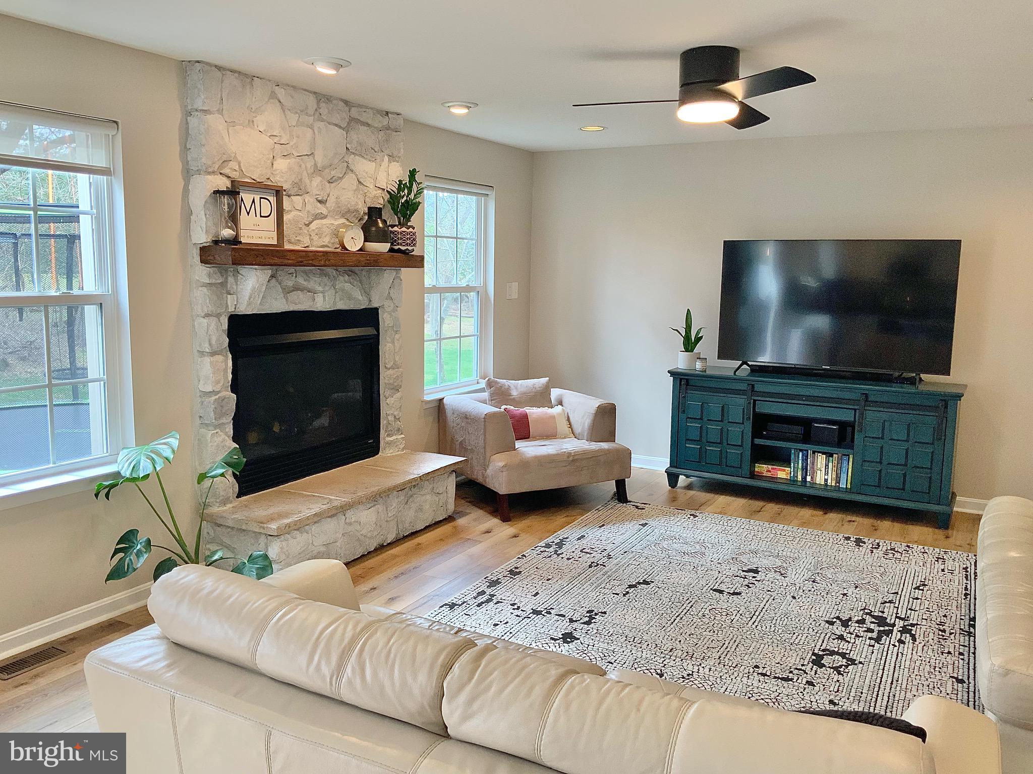 HARBOR POINTE - Residential