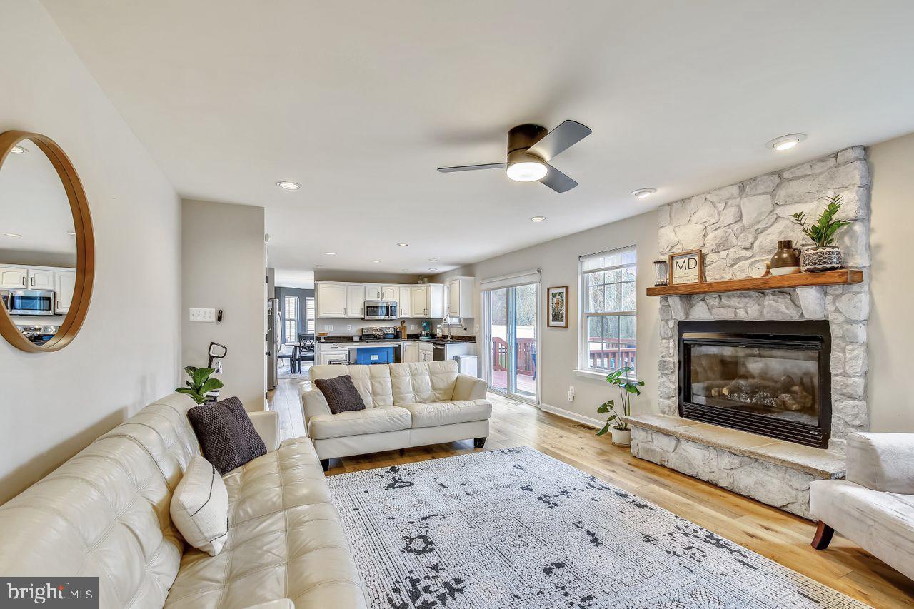 HARBOR POINTE - Residential