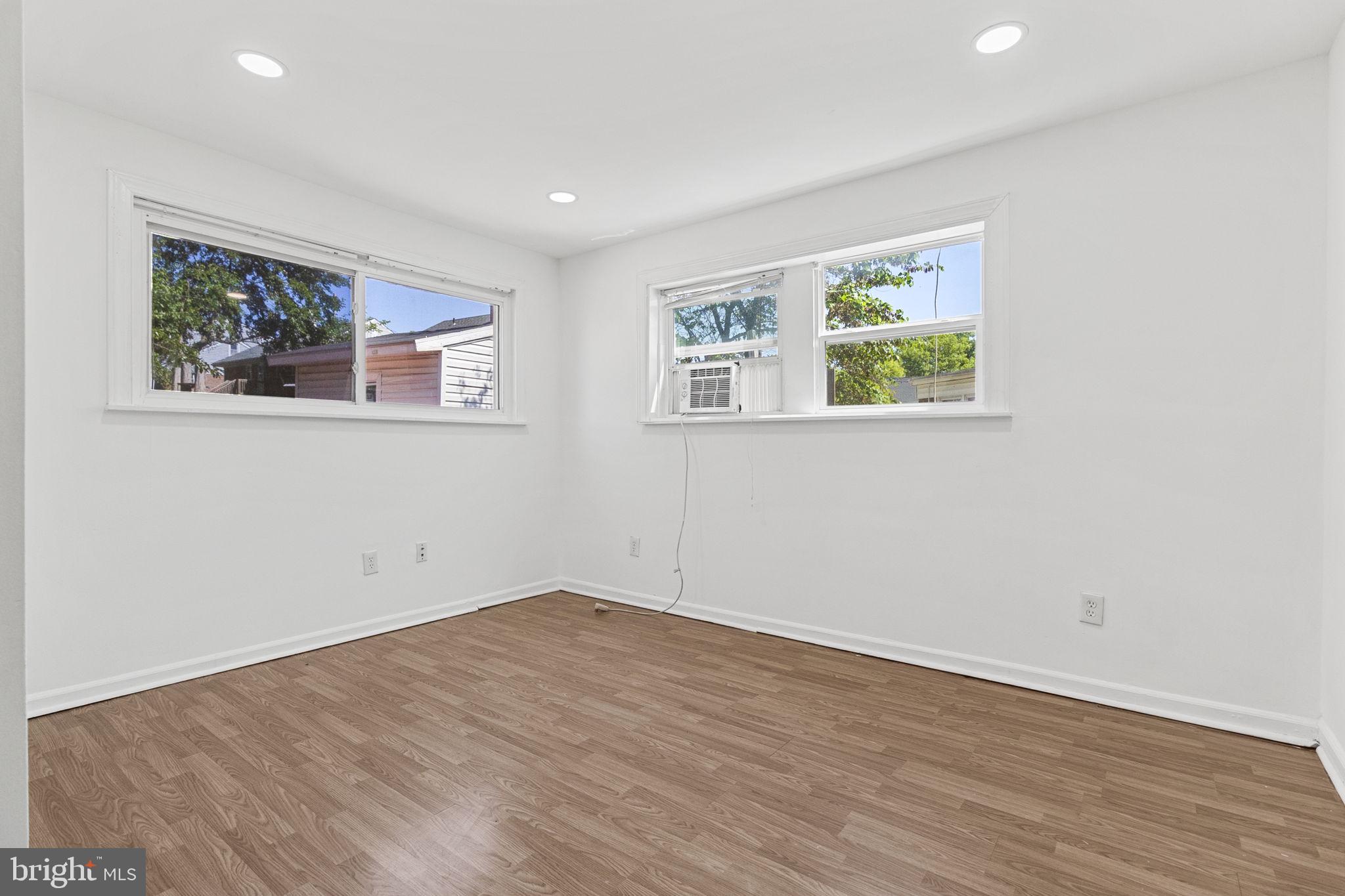 LANGLEY PARK - Residential