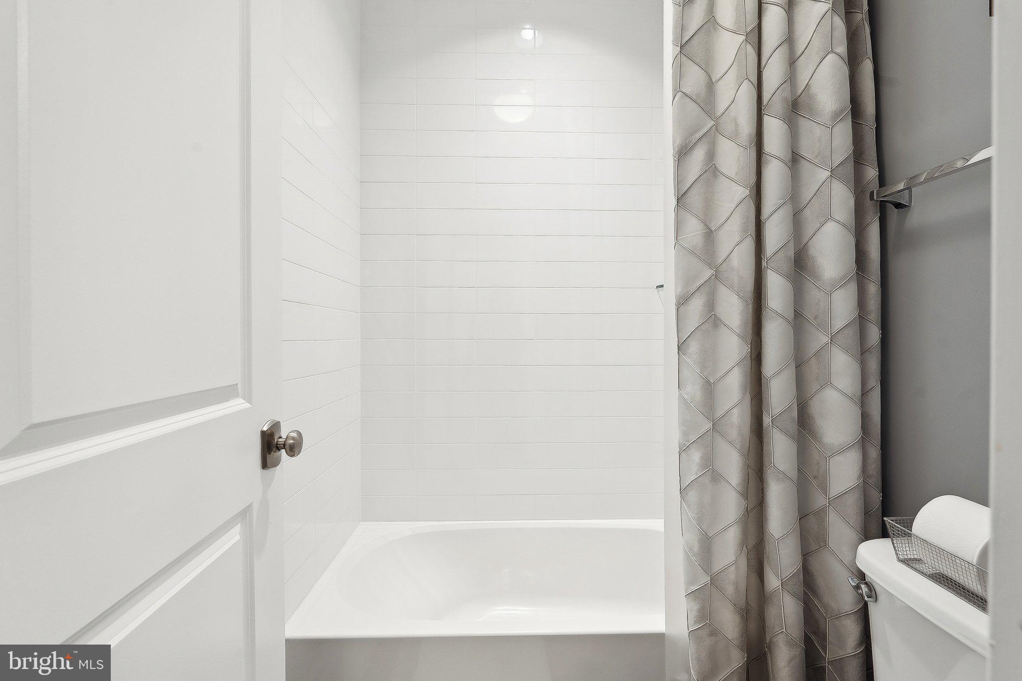 ONE LOUDOUN - Residential Lease